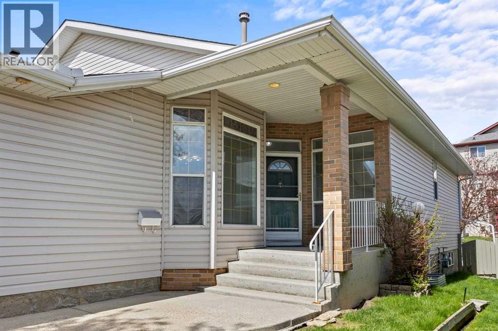 139 Hidden Valley Green NW, Calgary, Alberta  T3A 5L8 - Photo 4 - A2331138