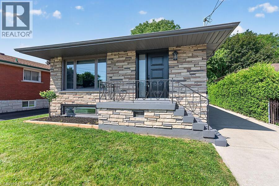 26 Parklands Drive, Hamilton, Ontario  L8K 4W7 - Photo 2 - 40853822