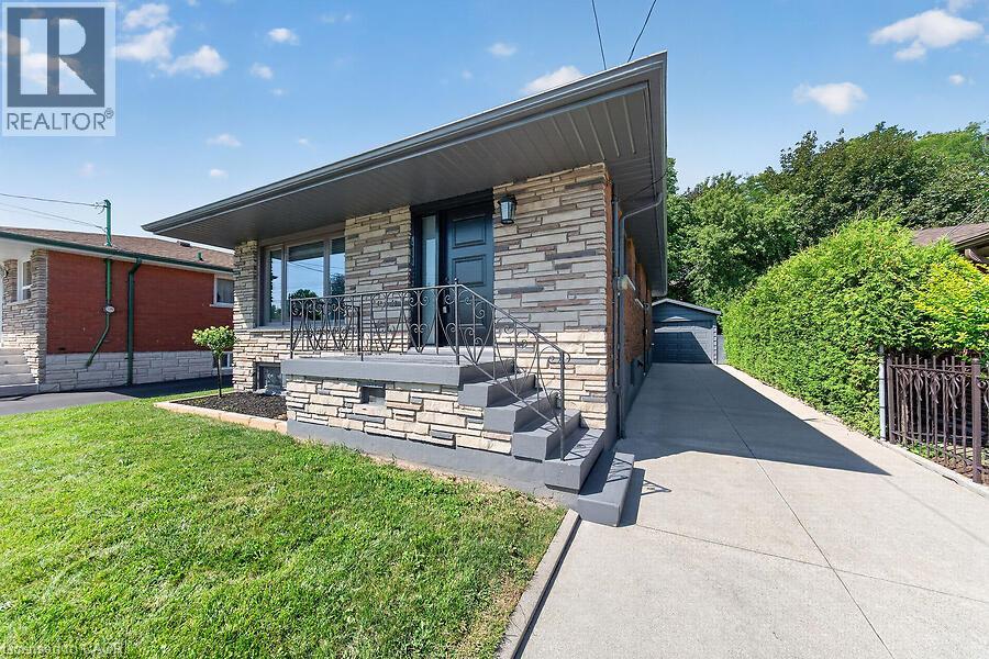 26 Parklands Drive, Hamilton, Ontario  L8K 4W7 - Photo 3 - 40853822