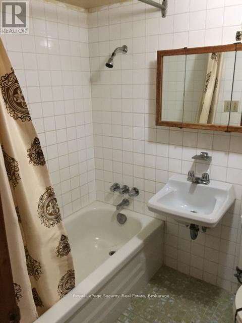 464 Euclid Avenue, Toronto, Ontario  M6G 2S9 - Photo 7 - C13460440