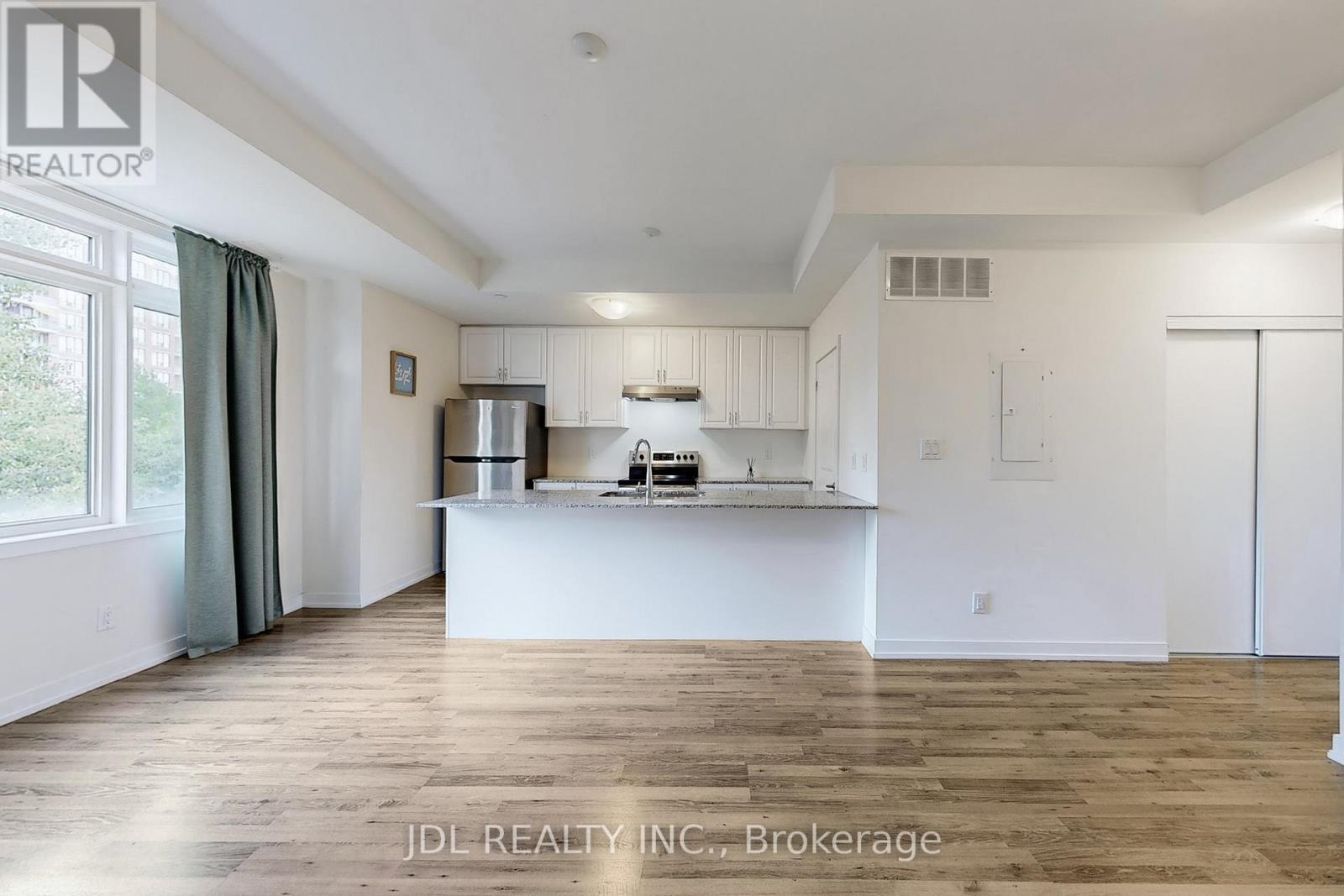 112 - 370 Red Maple Road, Richmond Hill, Ontario  L4C 6P5 - Photo 7 - N13581398