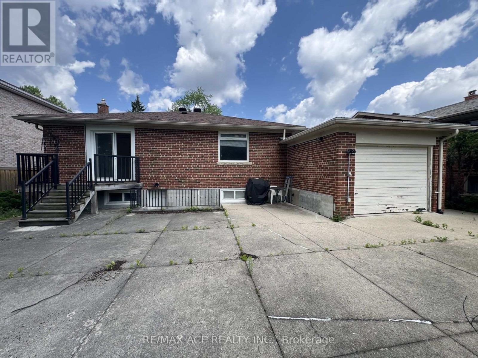 39 Oak Avenue, Richmond Hill, Ontario  L4C 6R5 - Photo 5 - N13643840