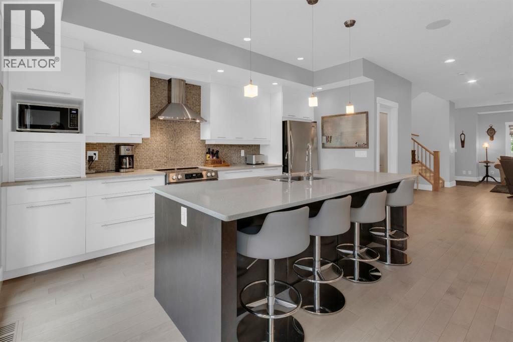 4616 82 Street NW, Calgary, Alberta  T3B 2P7 - Photo 10 - A2334626