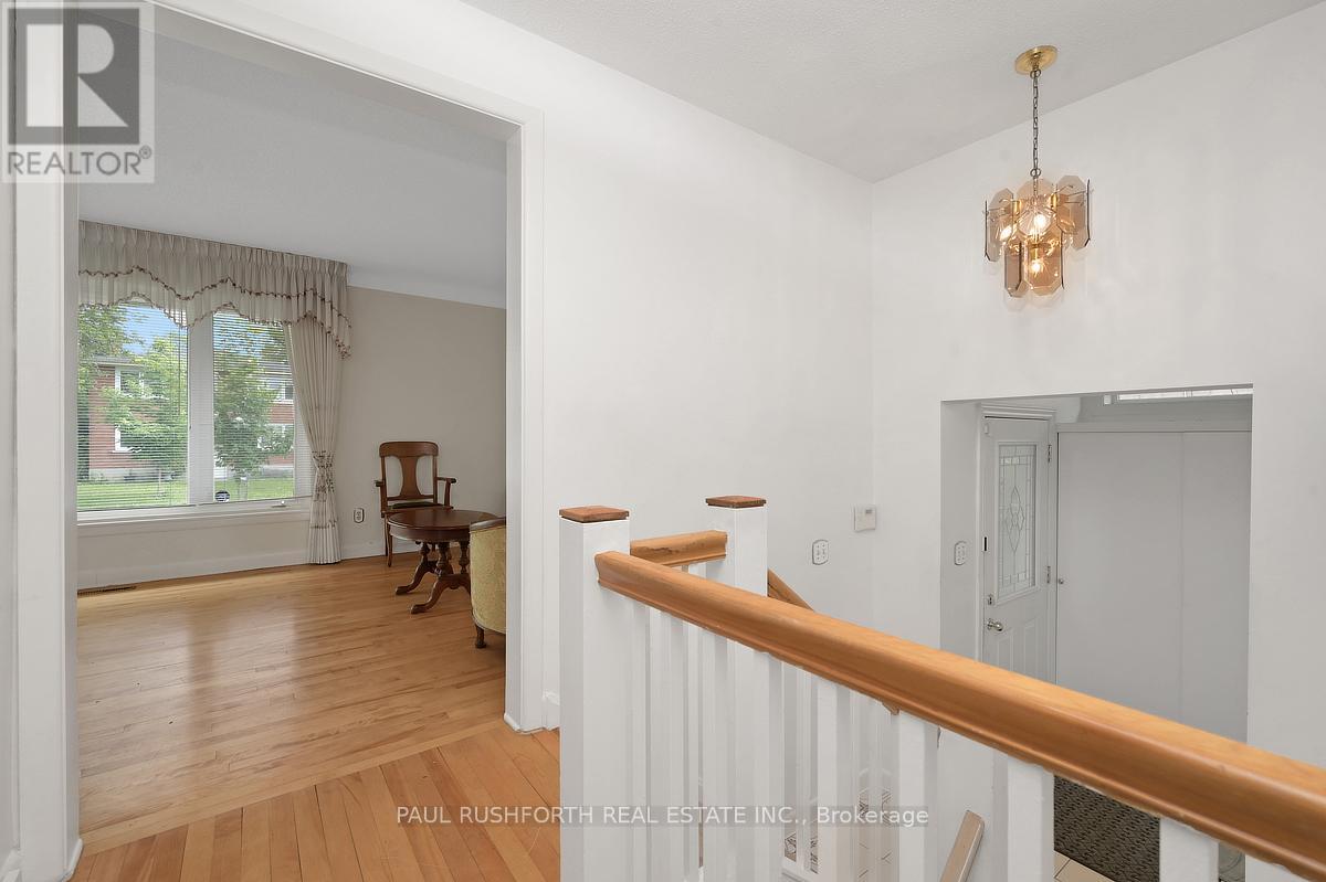 1075 Secord Avenue, Ottawa, Ontario  K1H 8C7 - Photo 4 - X13462068