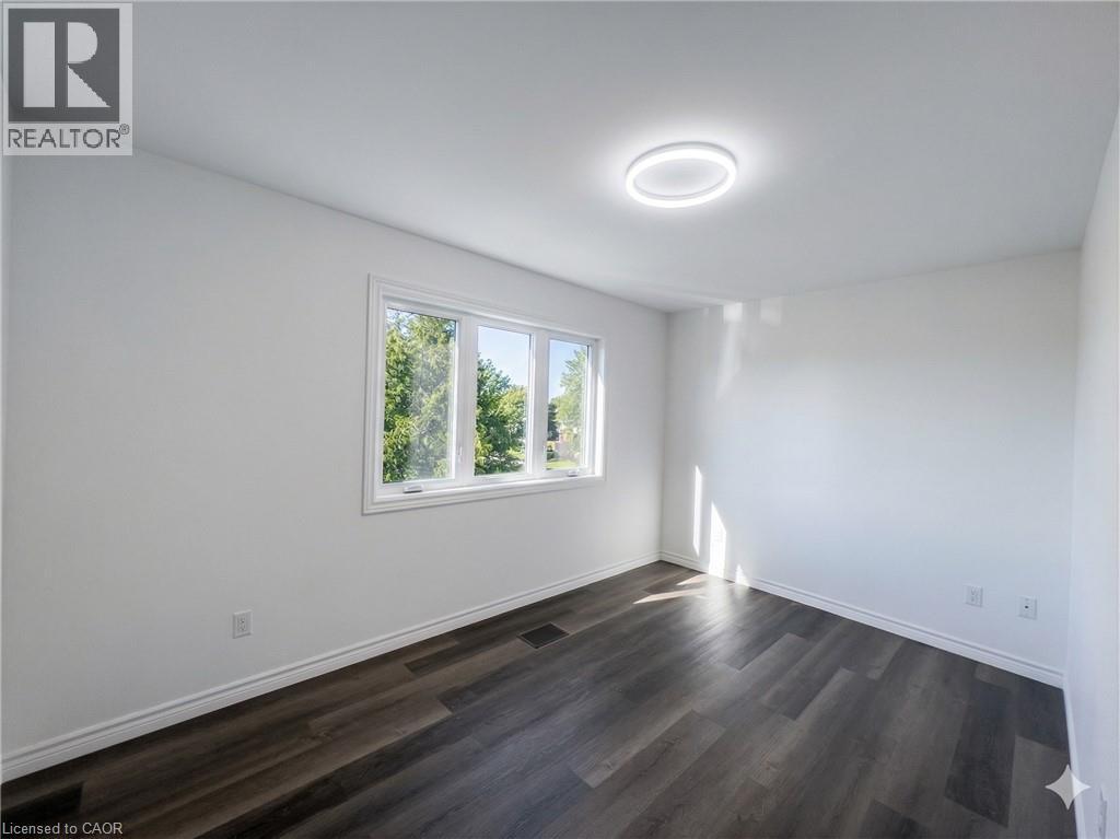 56 Skylark Drive Unit# 2, Hamilton, Ontario  L9A 4Y3 - Photo 4 - 40853851