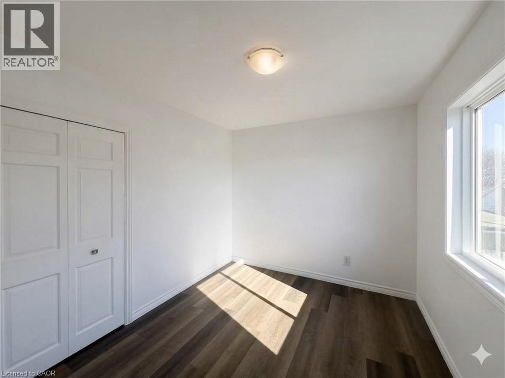 56 Skylark Drive Unit# 2, Hamilton, Ontario  L9A 4Y3 - Photo 5 - 40853851
