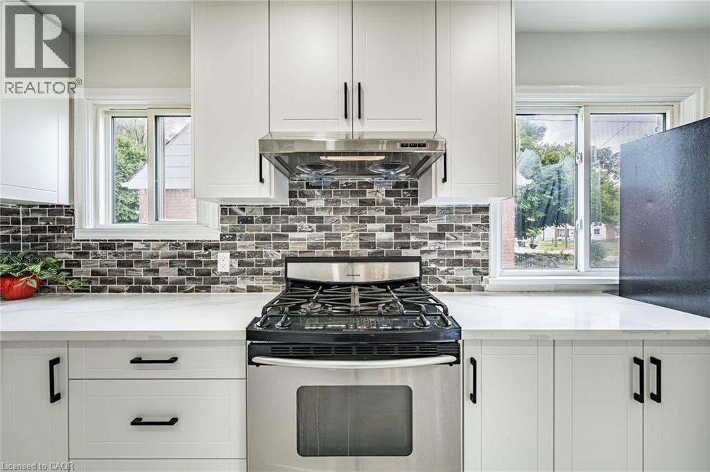 7 Putney Road, Toronto, Ontario  M8W 2K6 - Photo 14 - 40853839