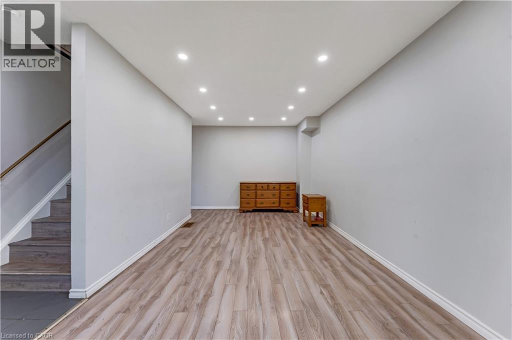 513 Quiet Place Unit# 3, Waterloo, Ontario  N2L 5L6 - Photo 4 - 40853510
