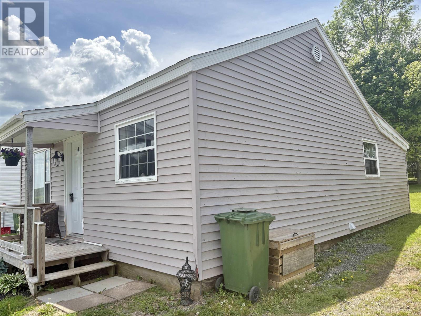 103 Cedar Street, Pictou, Nova Scotia  B0K 1H0 - Photo 3 - 202614878