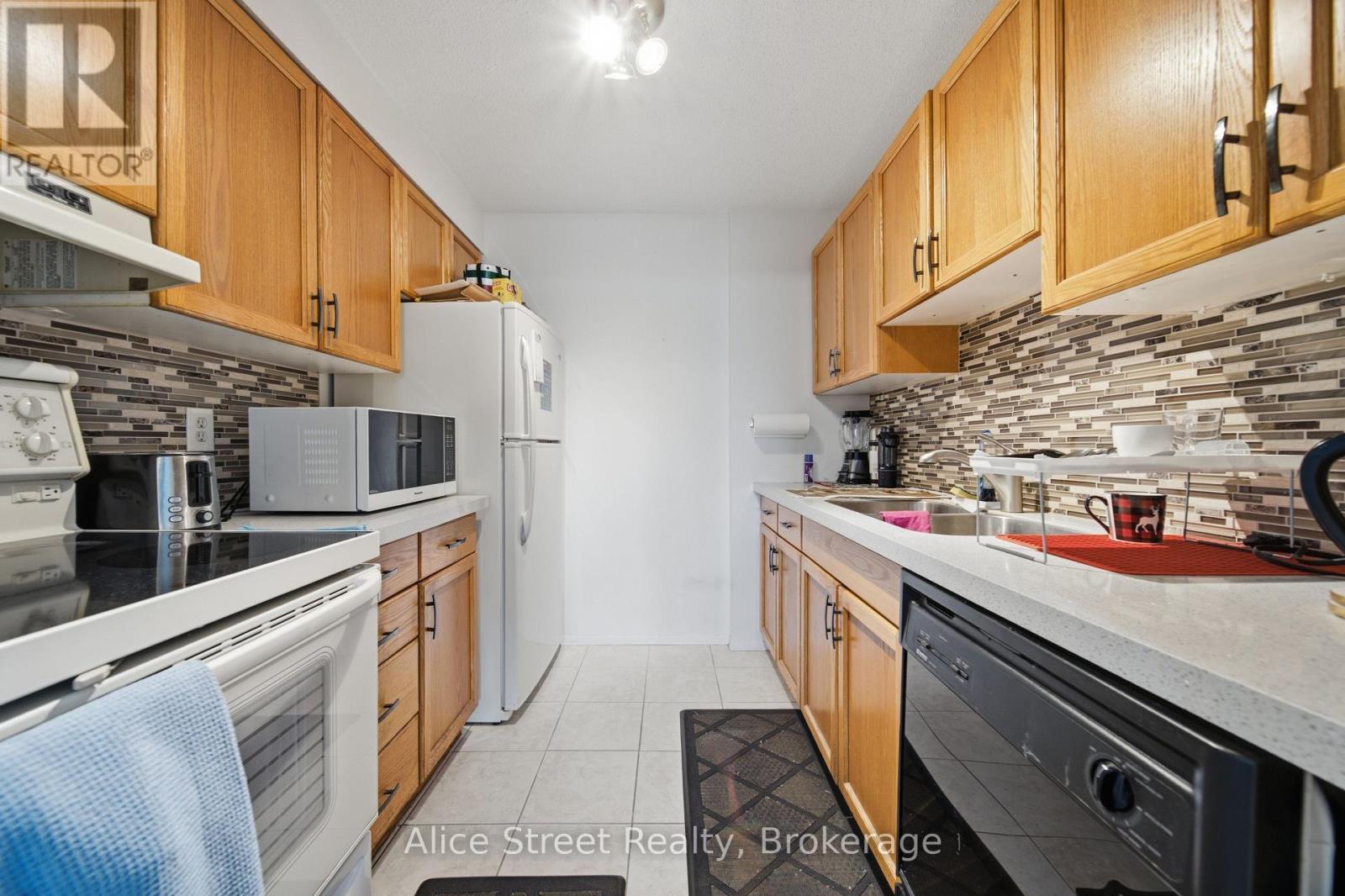 607 - 358 Waterloo Avenue, Guelph, Ontario  N1H 7Y3 - Photo 13 - X13644880