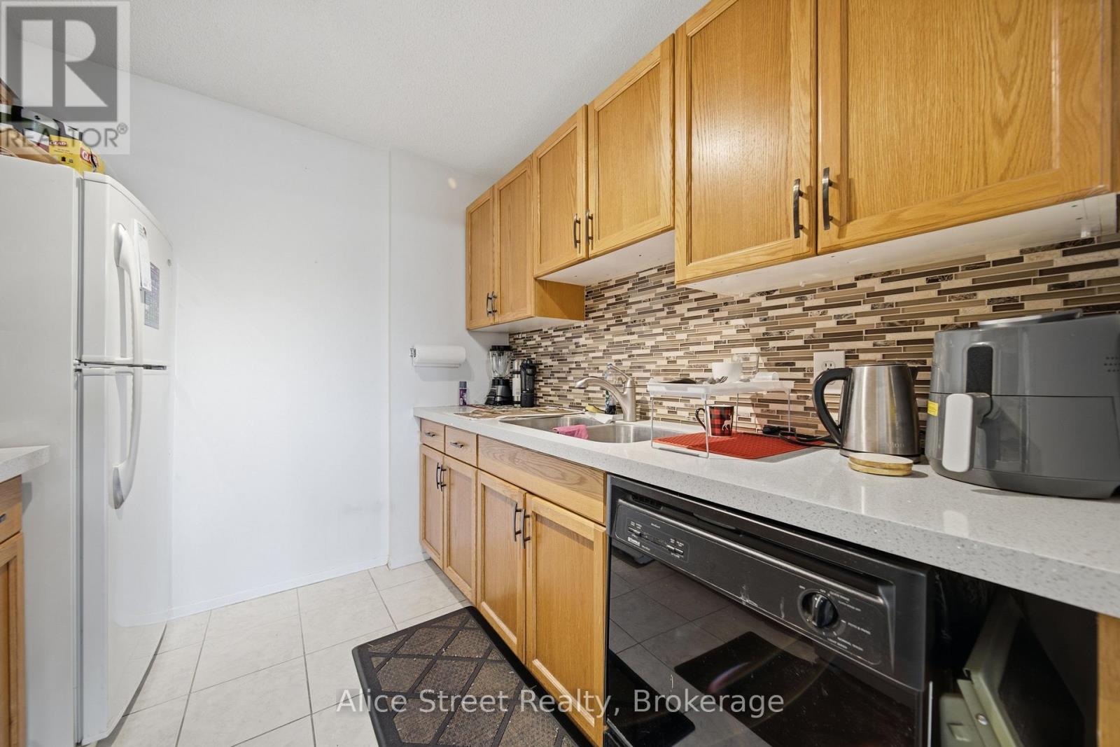 607 - 358 Waterloo Avenue, Guelph, Ontario  N1H 7Y3 - Photo 14 - X13644880