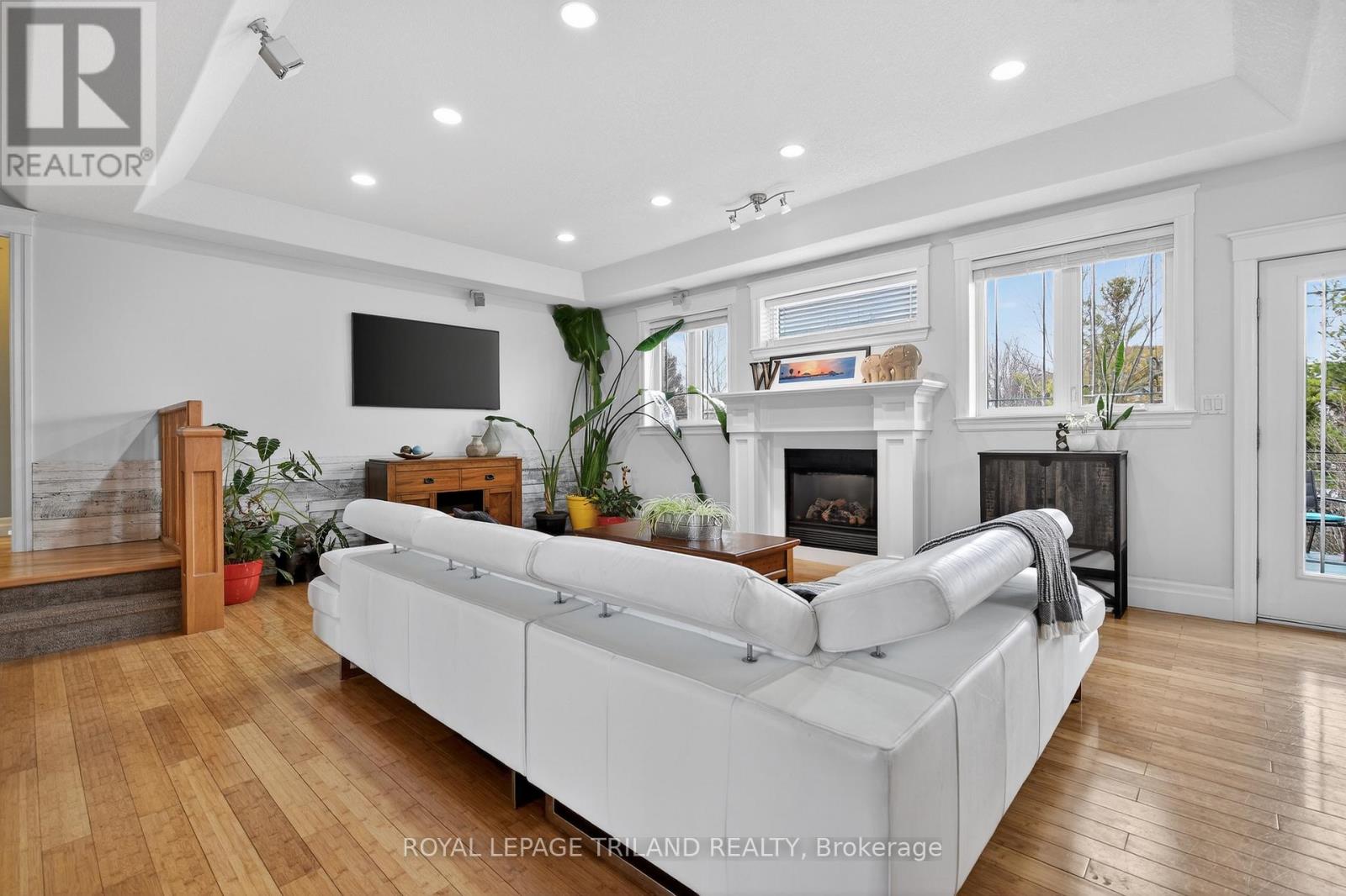 24 Earlscourt Terrace, Middlesex Centre, Ontario  N0L 1R0 - Photo 6 - X13644894