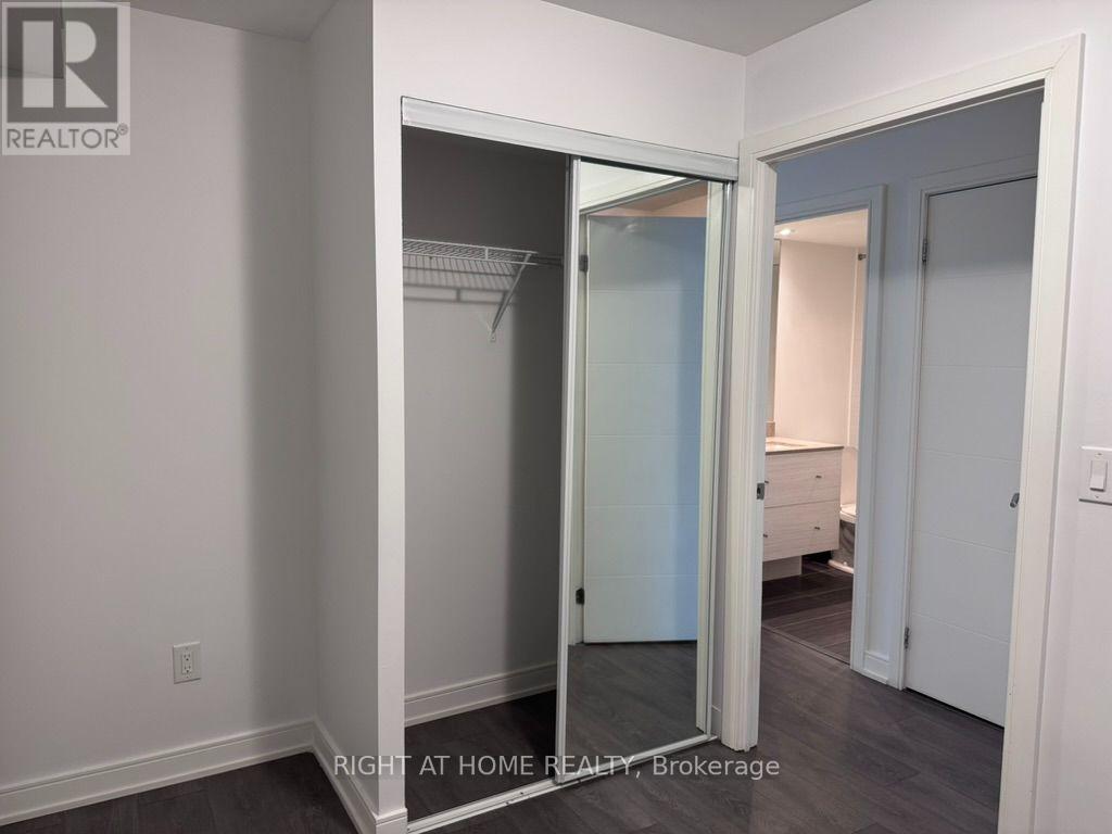 1232 - 525 ADELAIDE STREET W