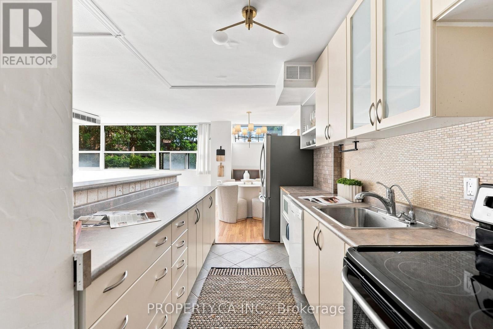 202 - 60 Montclair Avenue, Toronto, Ontario  M5P 1P7 - Photo 1 - C13644990