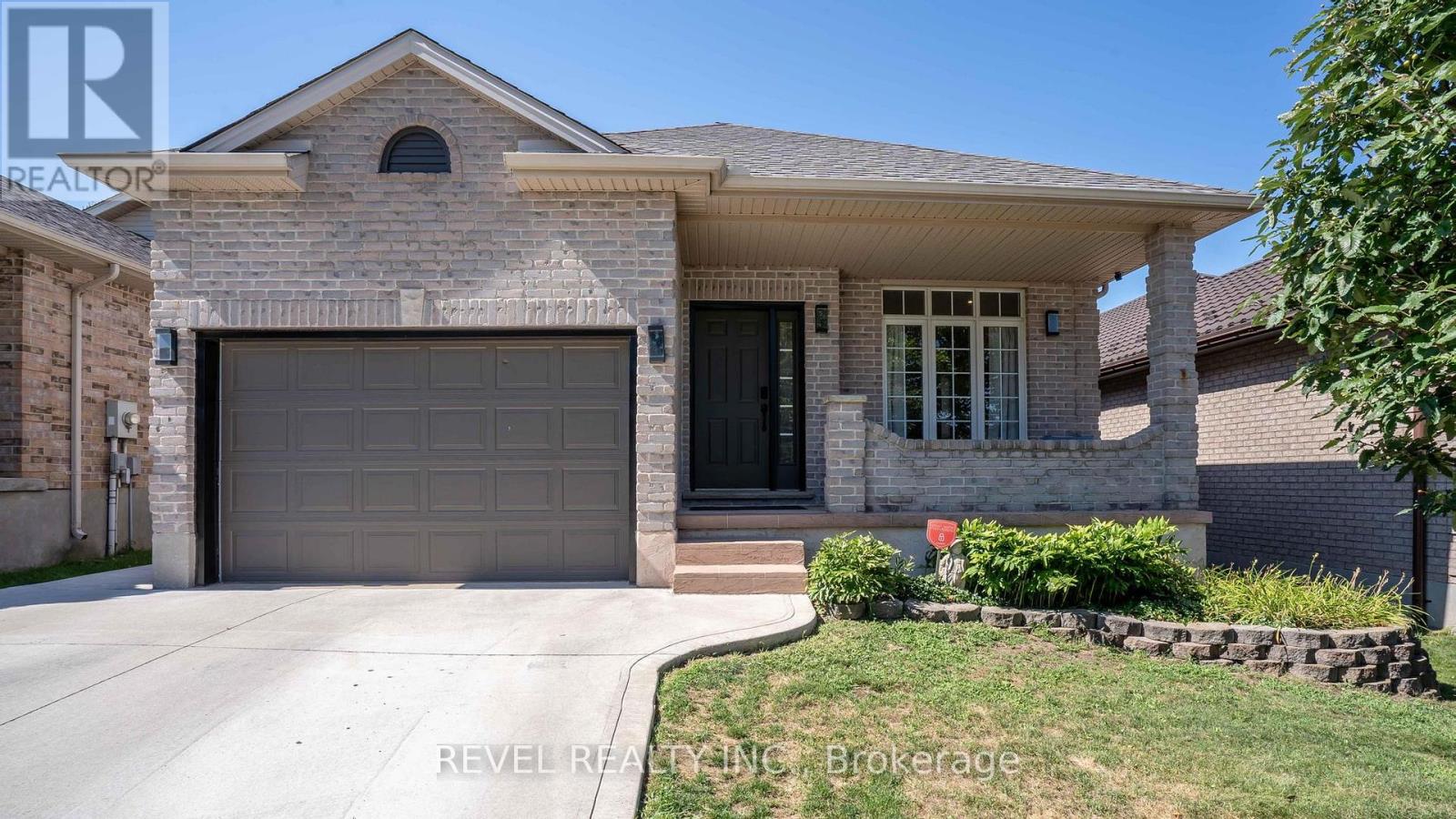 857 CRESTHAVEN CRESCENT, London South, Ontario