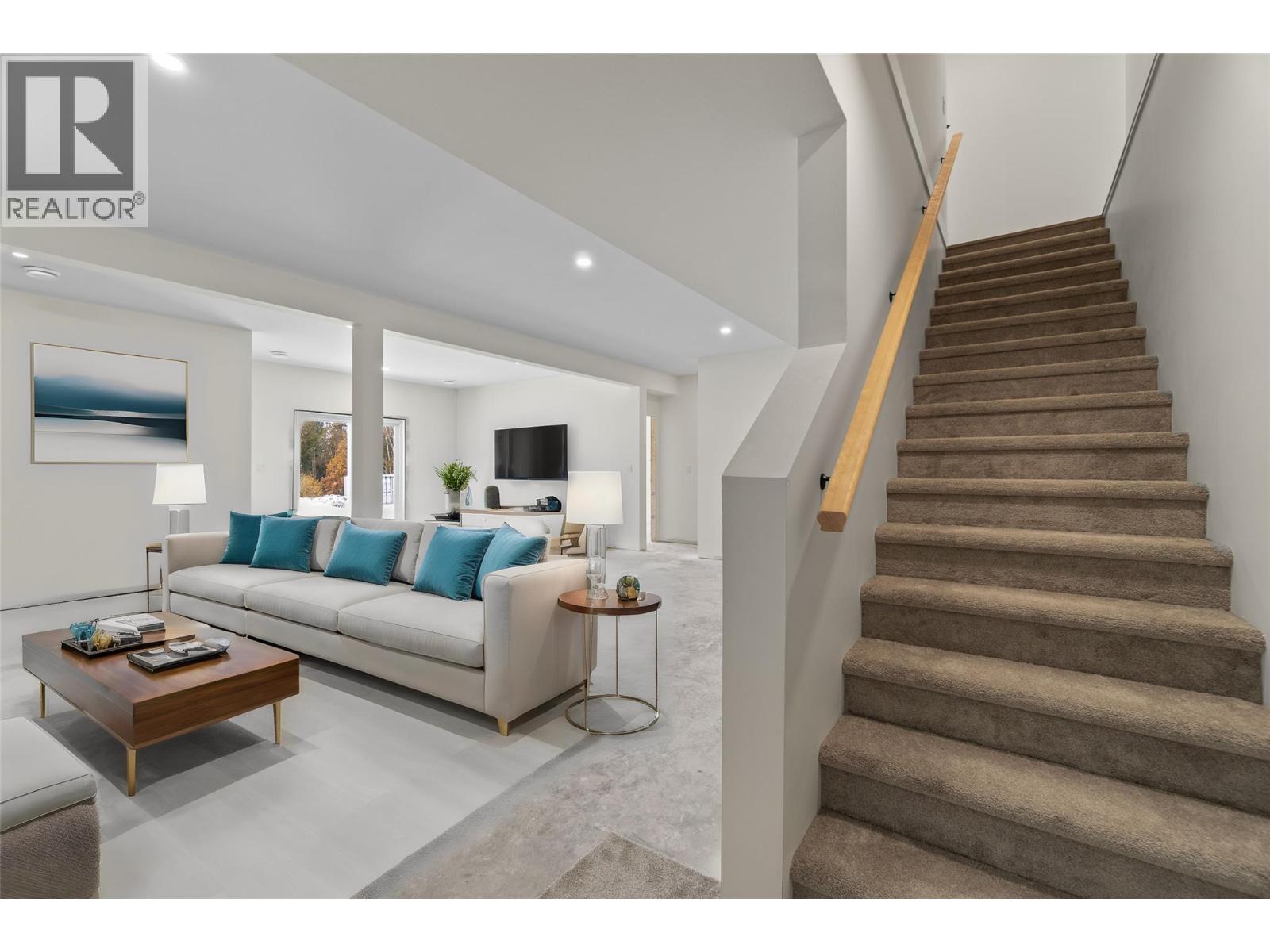 231 20 Street NE Unit# 1, Salmon Arm, British Columbia  V1E 2Z7 - Photo 32 - 10357769