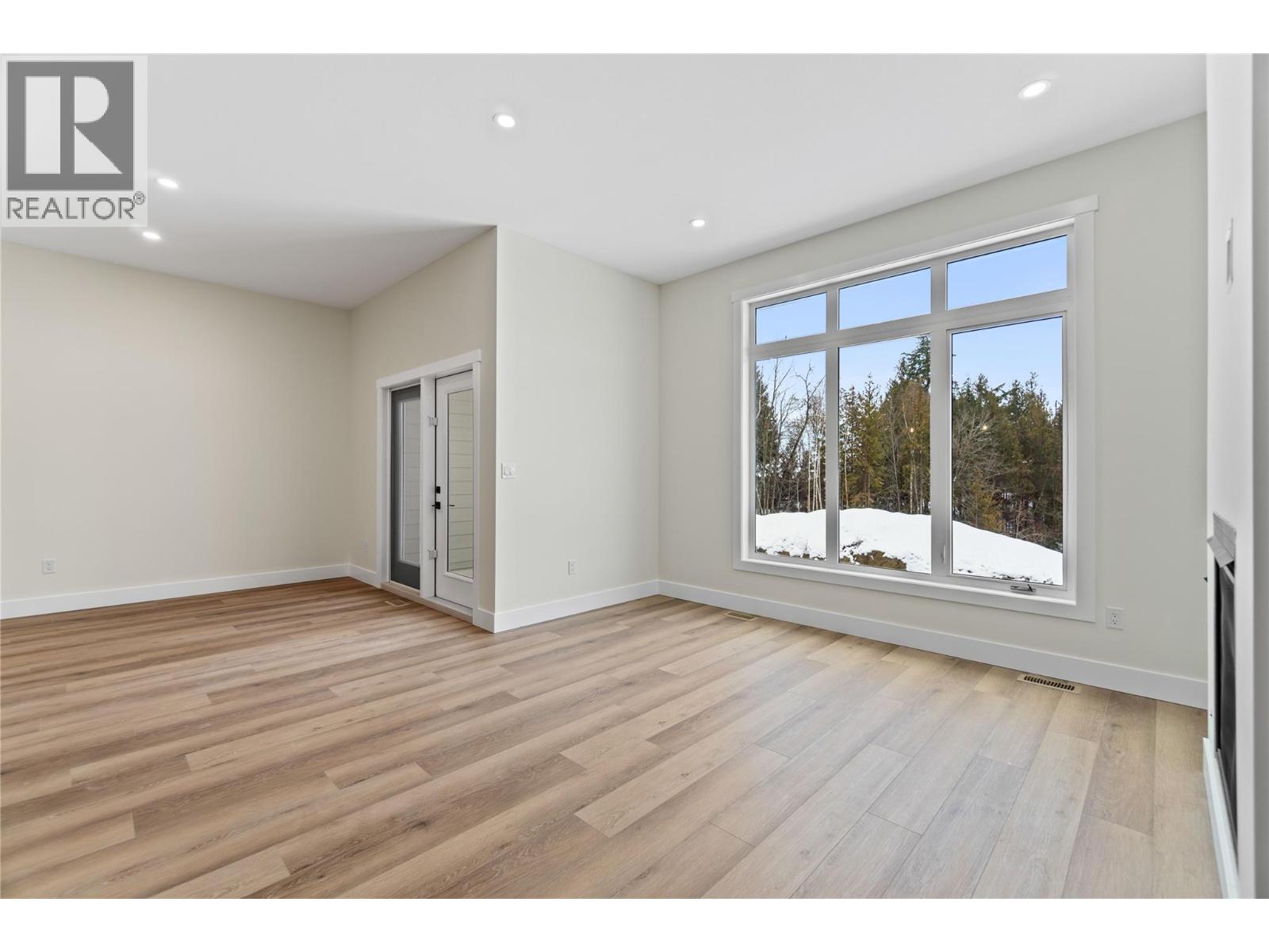 231 20 Street NE Unit# 1, Salmon Arm, British Columbia  V1E 2Z7 - Photo 25 - 10357769