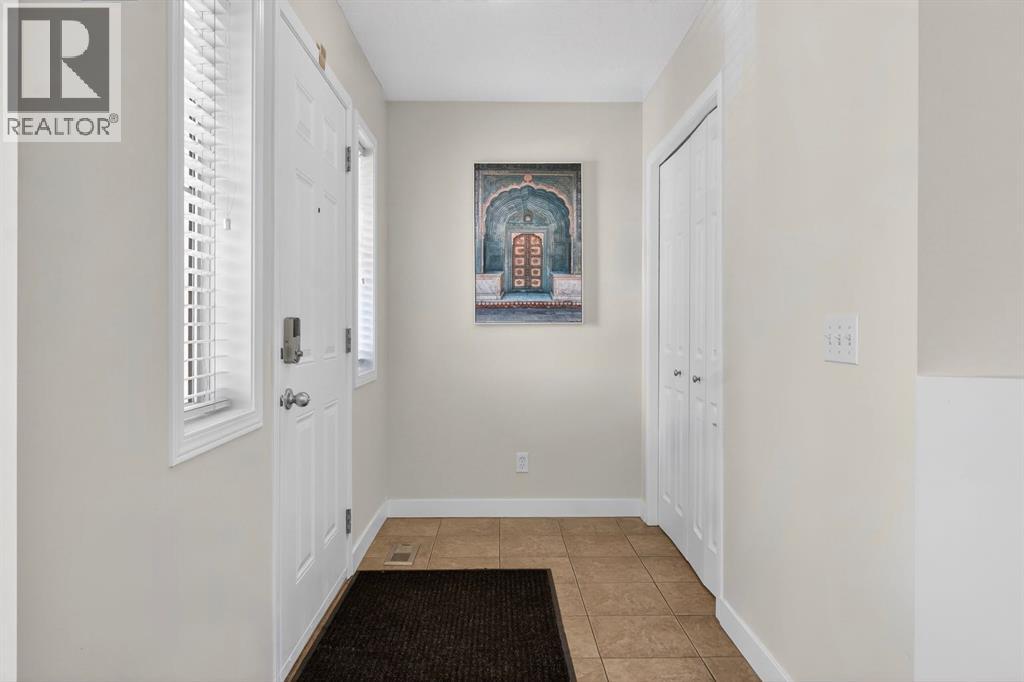 28 Elgin View SE, Calgary, Alberta  T2Z 4Z6 - Photo 2 - A2315678