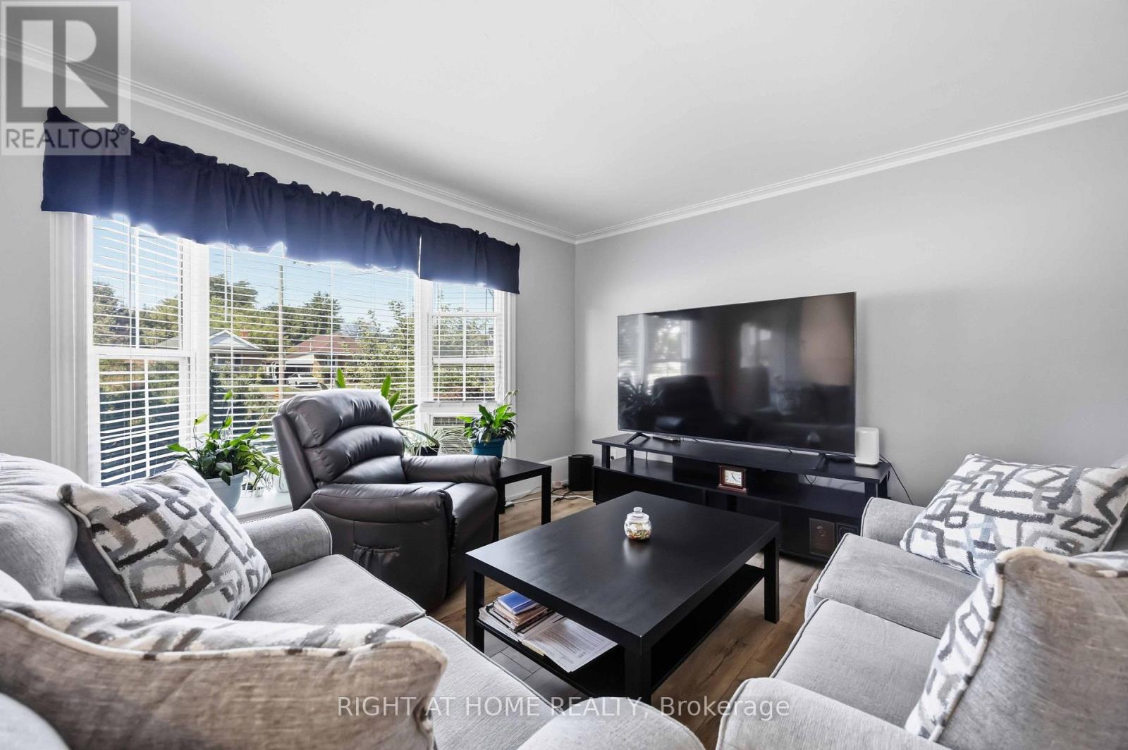 1351 Warden Avenue, Toronto, Ontario  M1R 2R9 - Photo 3 - E13644926