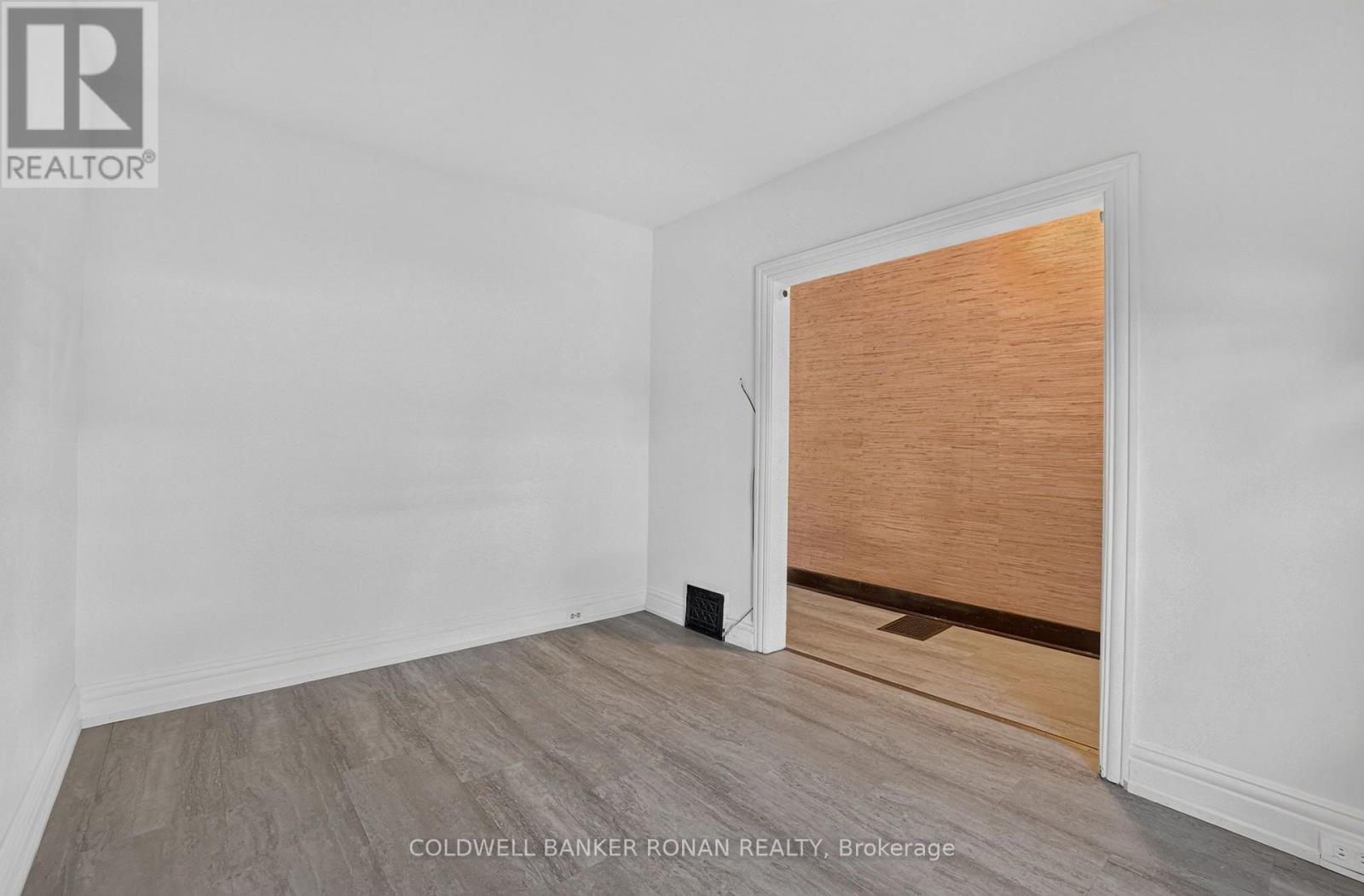 391 Jones Avenue, Toronto, Ontario  M4J 3G5 - Photo 13 - E13645214