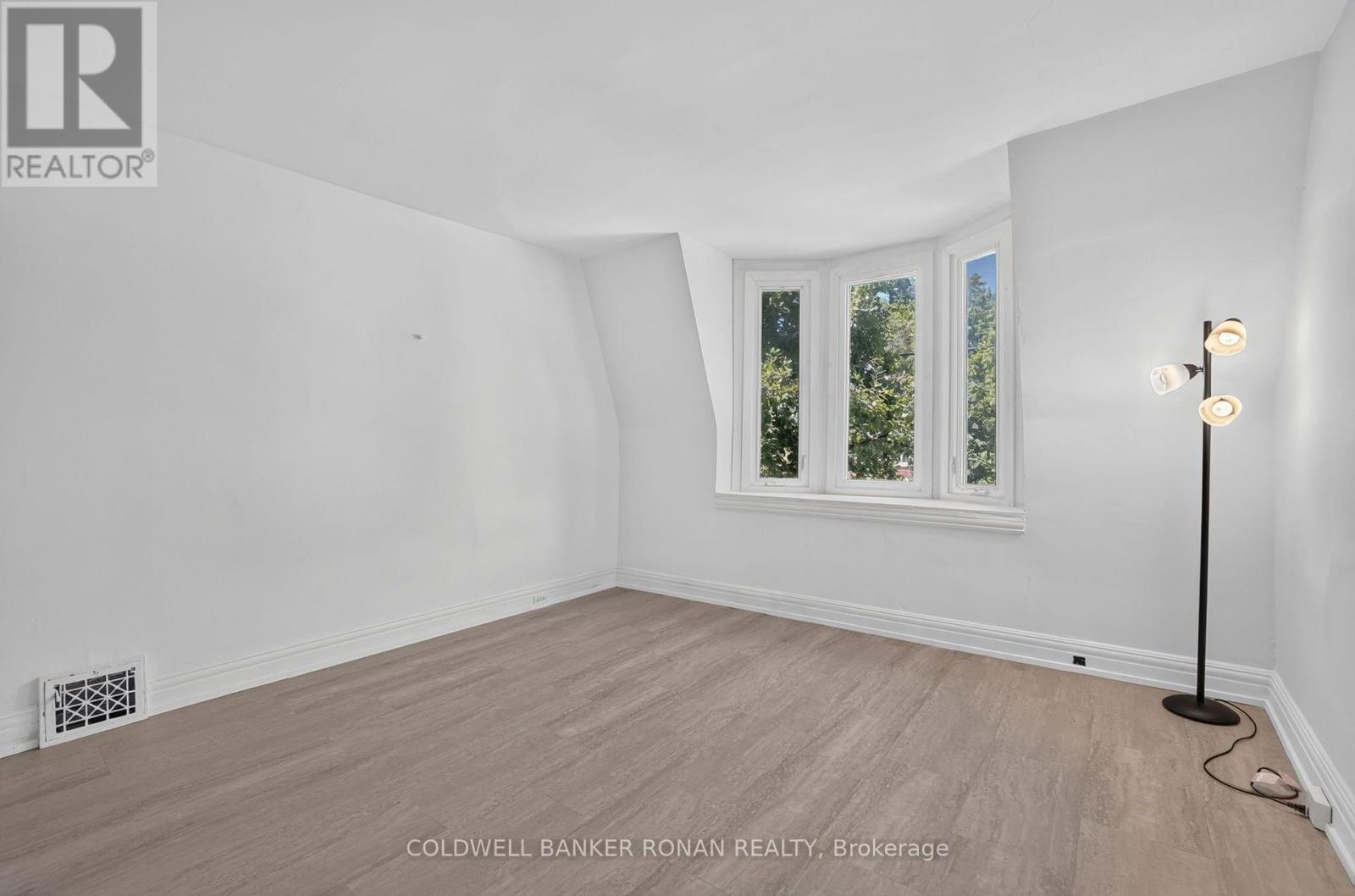 391 Jones Avenue, Toronto, Ontario  M4J 3G5 - Photo 22 - E13645214