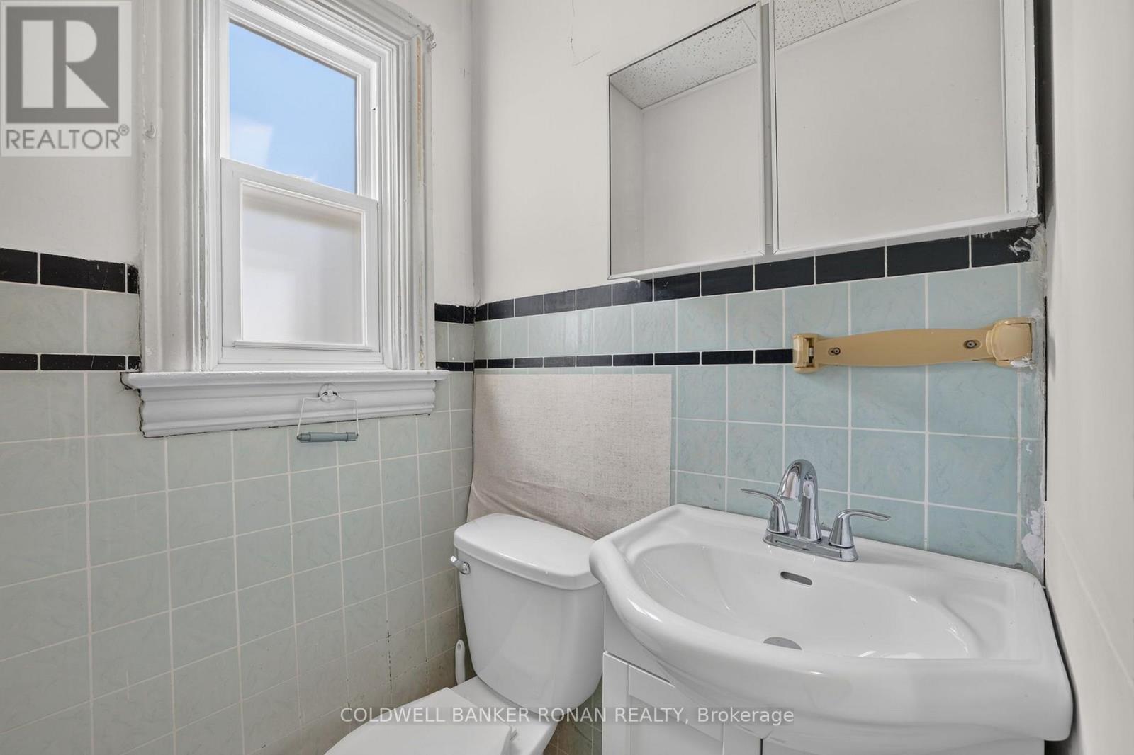 391 Jones Avenue, Toronto, Ontario  M4J 3G5 - Photo 28 - E13645214