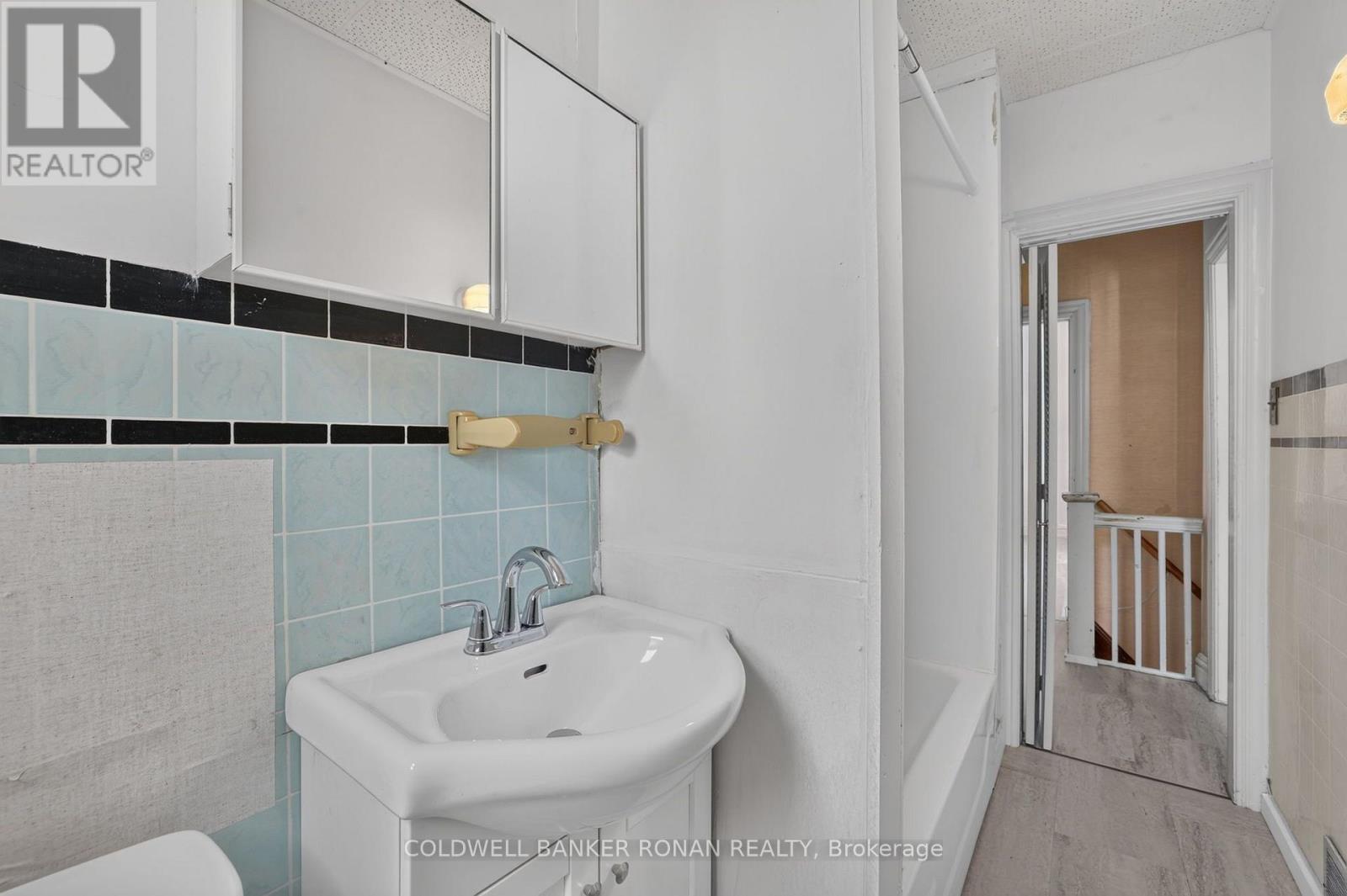 391 Jones Avenue, Toronto, Ontario  M4J 3G5 - Photo 29 - E13645214