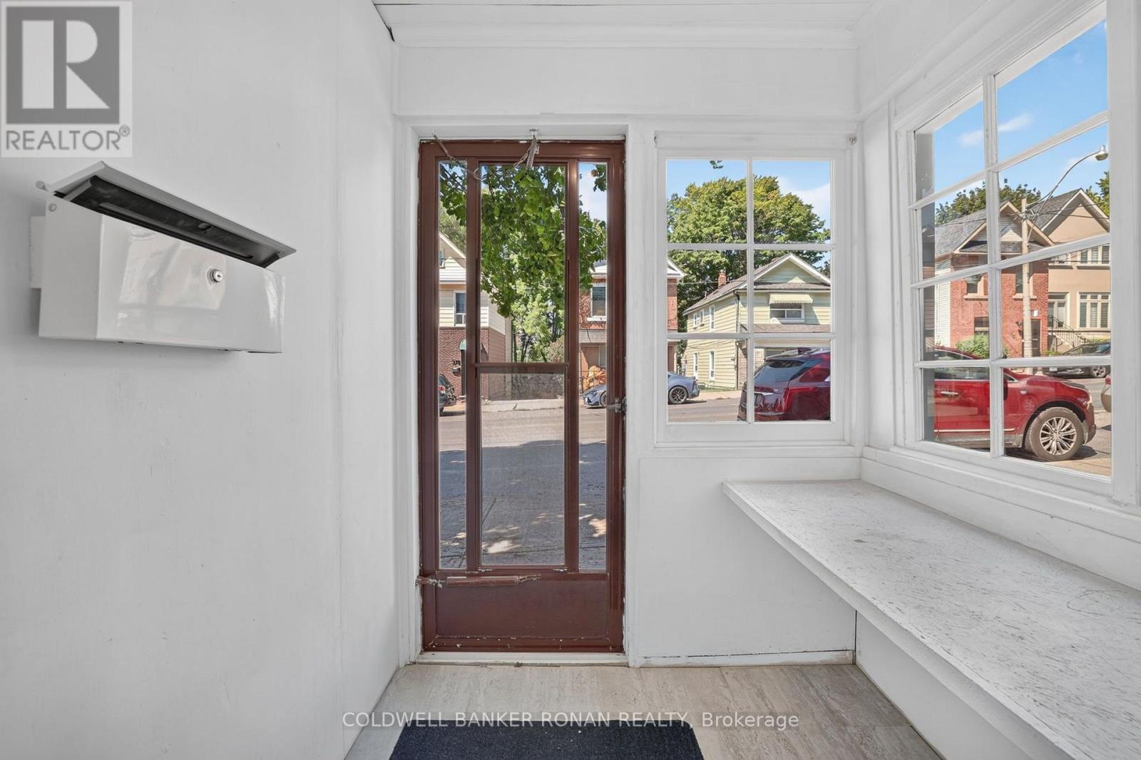 391 Jones Avenue, Toronto, Ontario  M4J 3G5 - Photo 8 - E13645214