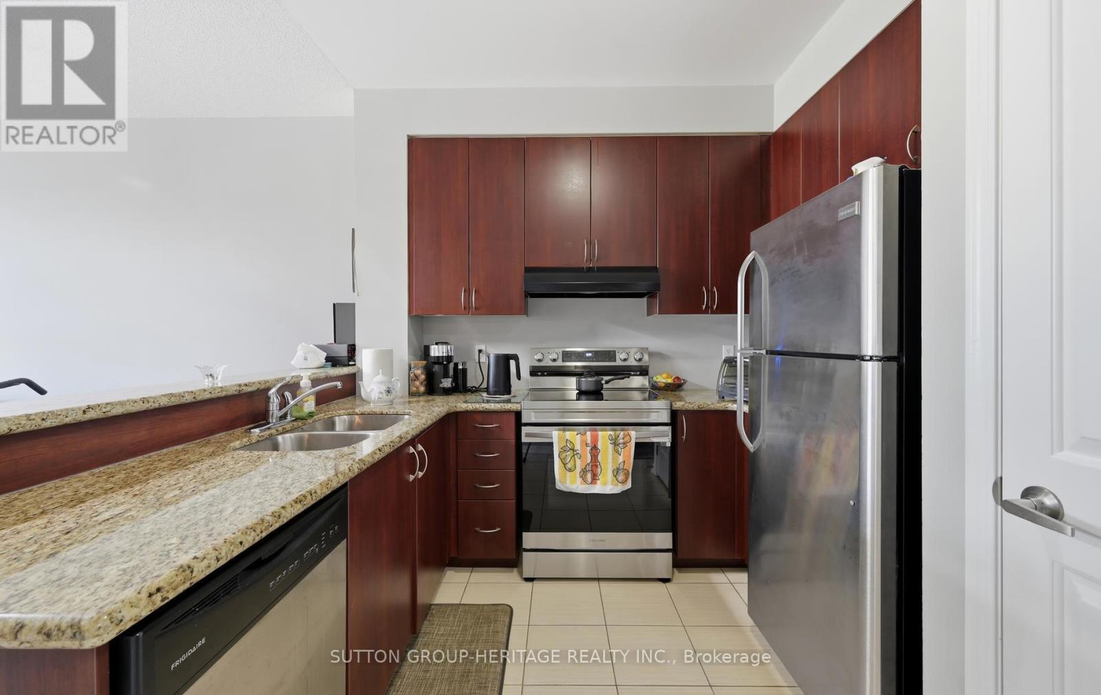 320 - 54 Harvey Johnston Way, Whitby, Ontario  L1M 0J7 - Photo 9 - E13645236