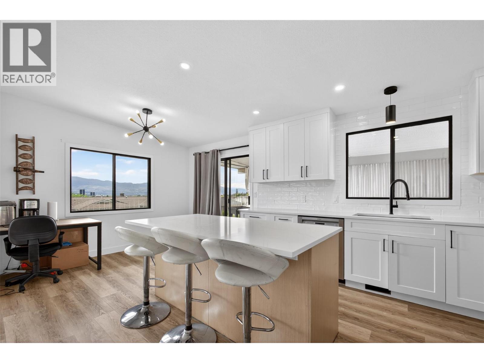 1750 Sonora Drive, Kelowna, British Columbia  V1Y 8K7 - Photo 2 - 10388951