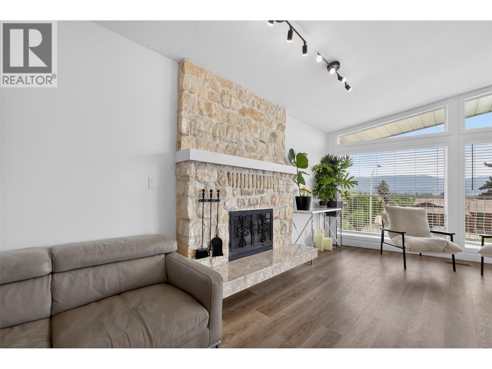 1750 Sonora Drive, Kelowna, British Columbia  V1Y 8K7 - Photo 6 - 10388951
