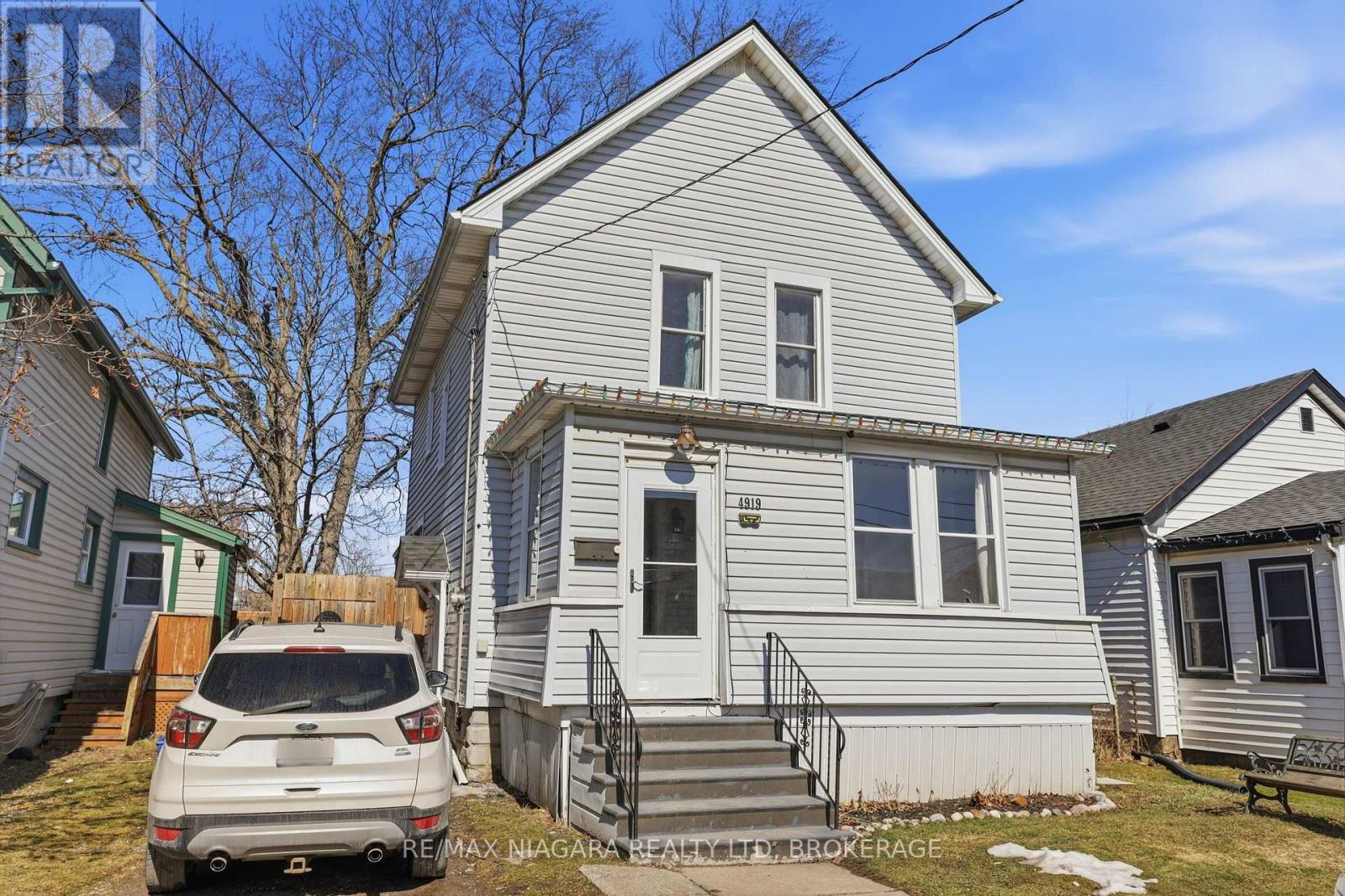 4919 Huron Street, Niagara Falls, Ontario  L2E 2J4 - Photo 1 - X13644992