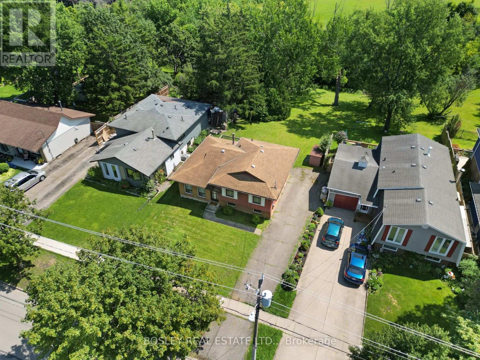 29 Carriage Road, St. Catharines, Ontario  L2P 1S6 - Photo 2 - X13645188