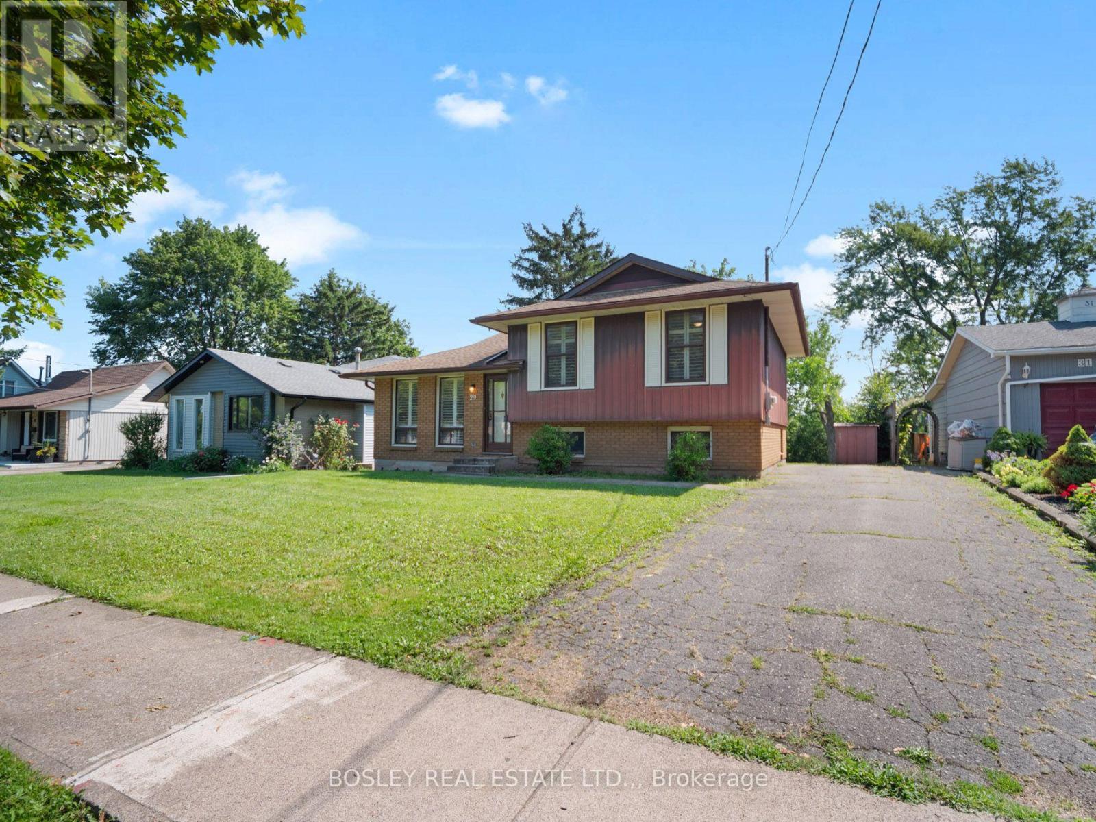 29 Carriage Road, St. Catharines, Ontario  L2P 1S6 - Photo 31 - X13645188