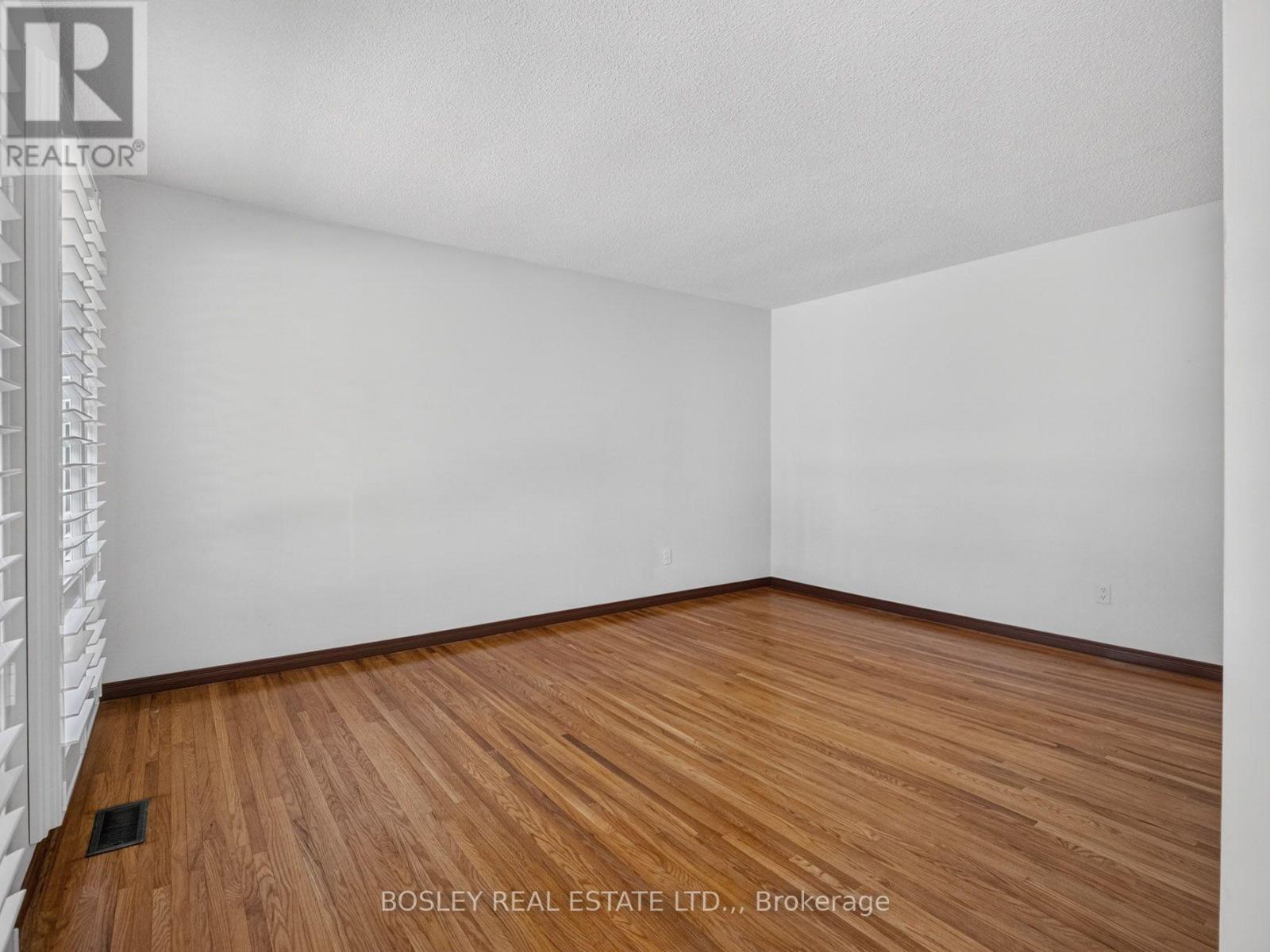 29 Carriage Road, St. Catharines, Ontario  L2P 1S6 - Photo 5 - X13645188