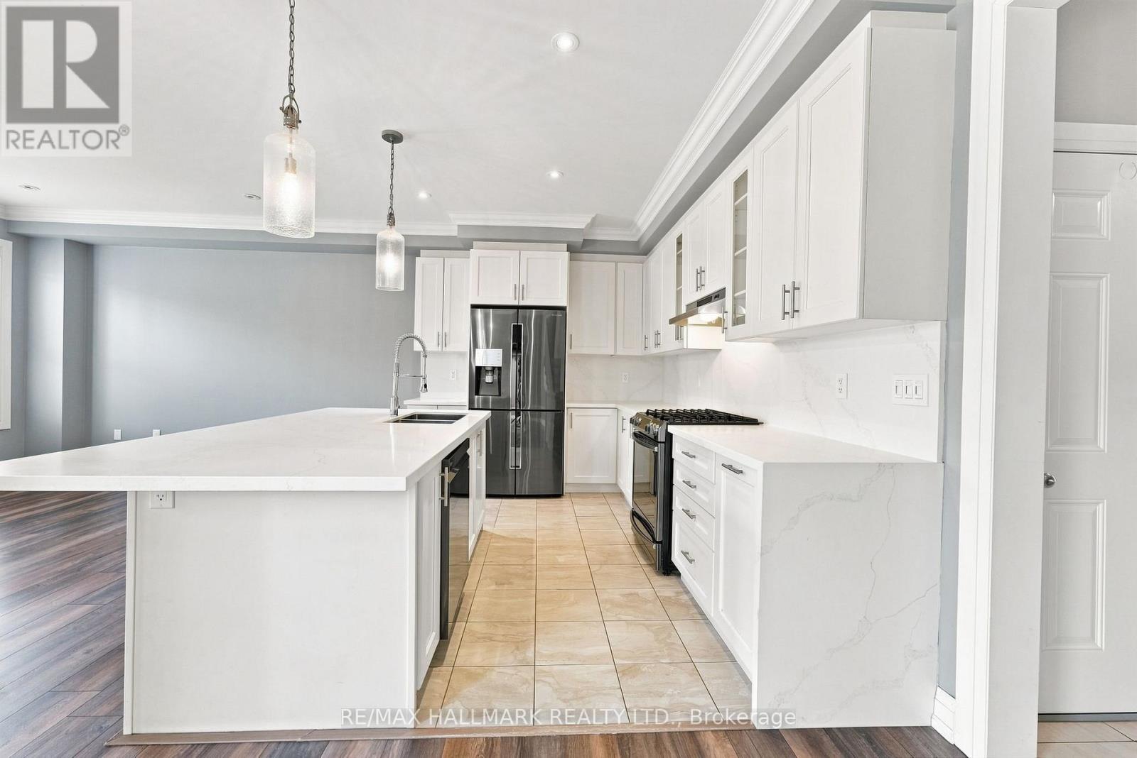 82 Martin Trail, New Tecumseth (Tottenham), Ontario  L0G 1W0 - Photo 10 - N13645066