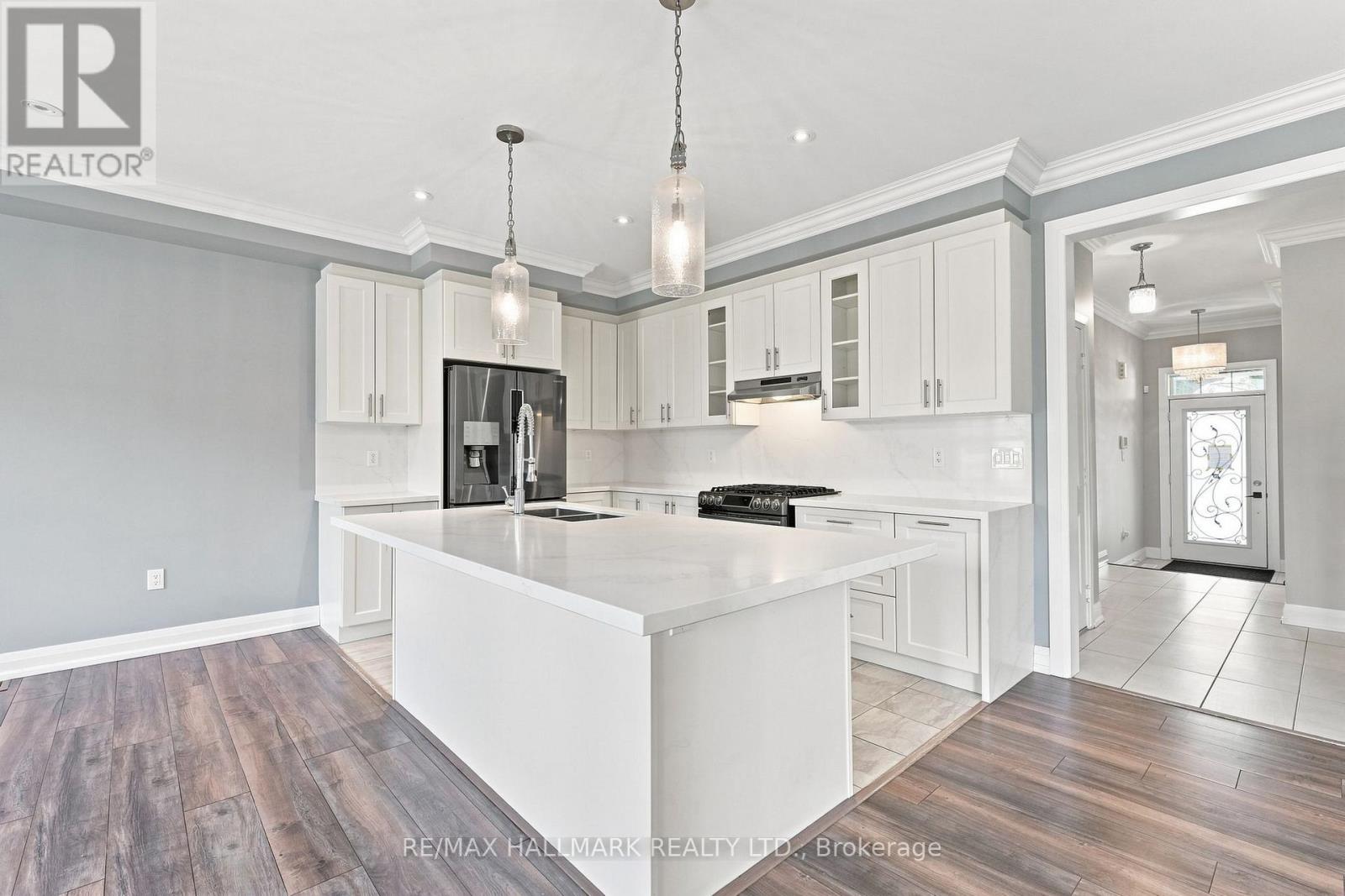 82 Martin Trail, New Tecumseth (Tottenham), Ontario  L0G 1W0 - Photo 11 - N13645066