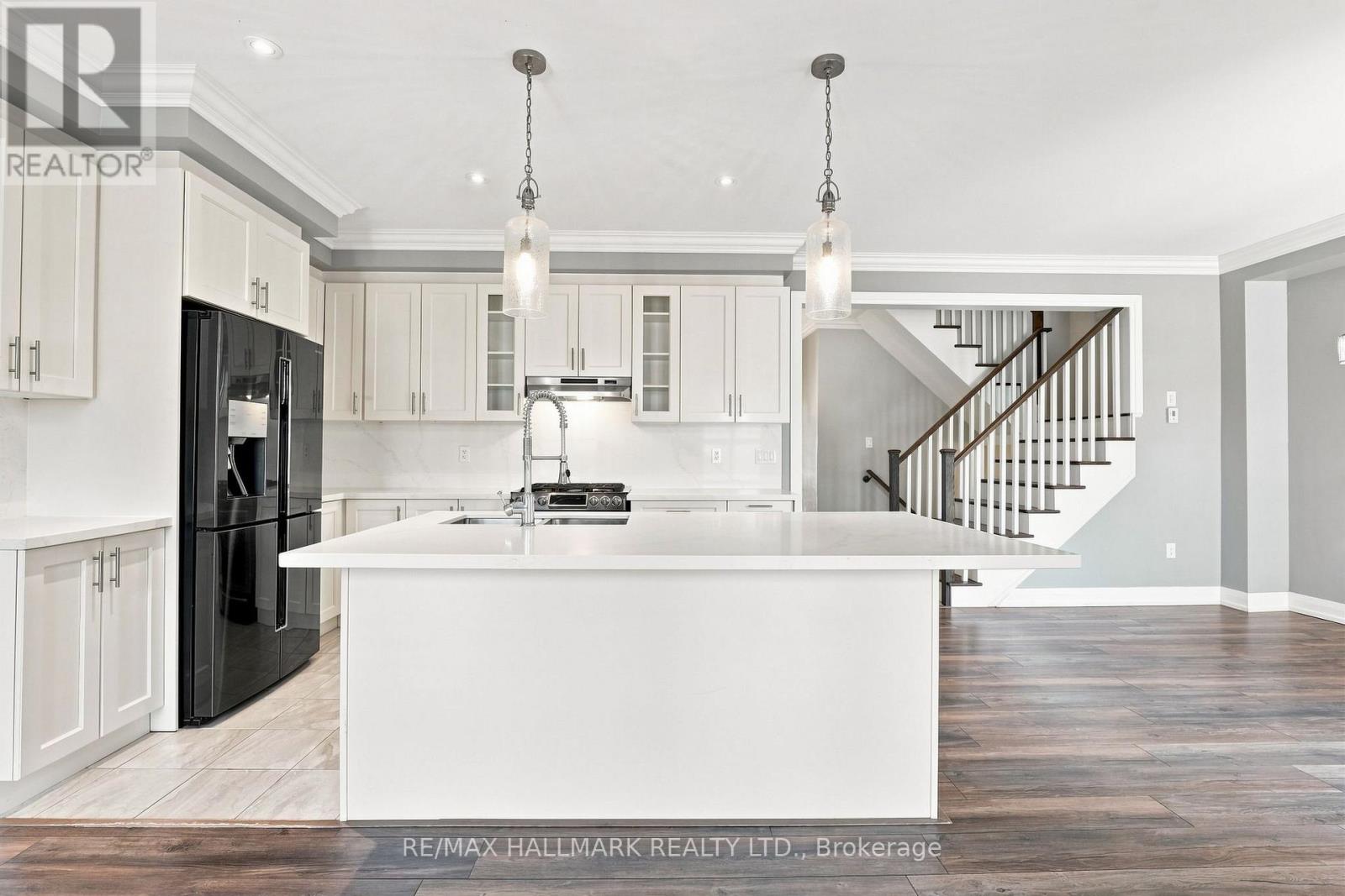 82 Martin Trail, New Tecumseth (Tottenham), Ontario  L0G 1W0 - Photo 12 - N13645066