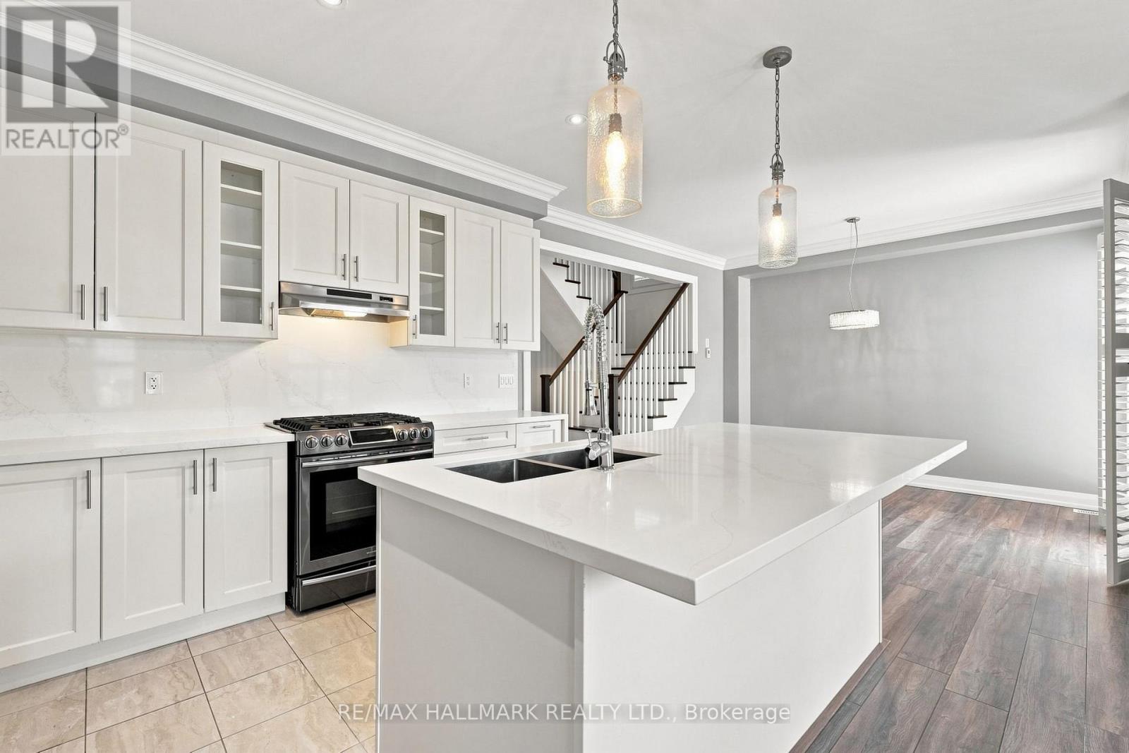 82 Martin Trail, New Tecumseth (Tottenham), Ontario  L0G 1W0 - Photo 13 - N13645066