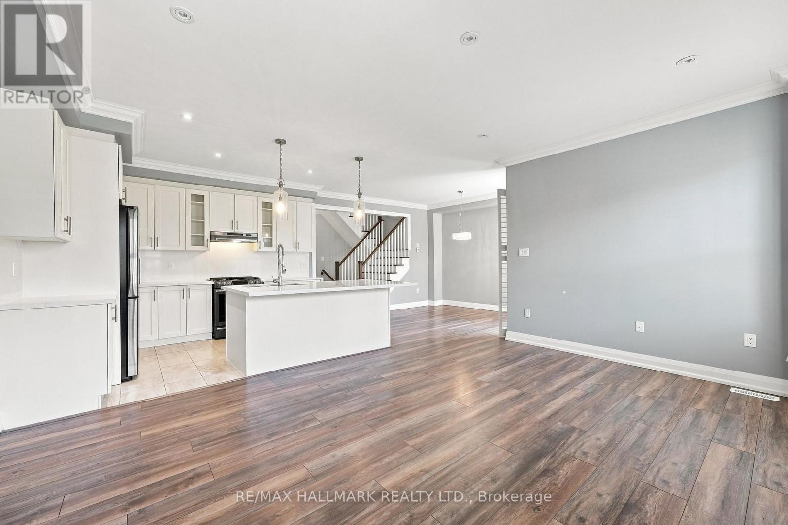 82 Martin Trail, New Tecumseth (Tottenham), Ontario  L0G 1W0 - Photo 15 - N13645066