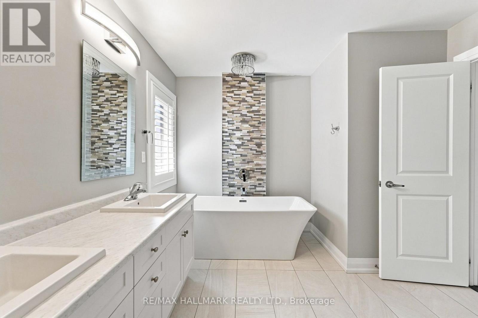 82 Martin Trail, New Tecumseth (Tottenham), Ontario  L0G 1W0 - Photo 25 - N13645066