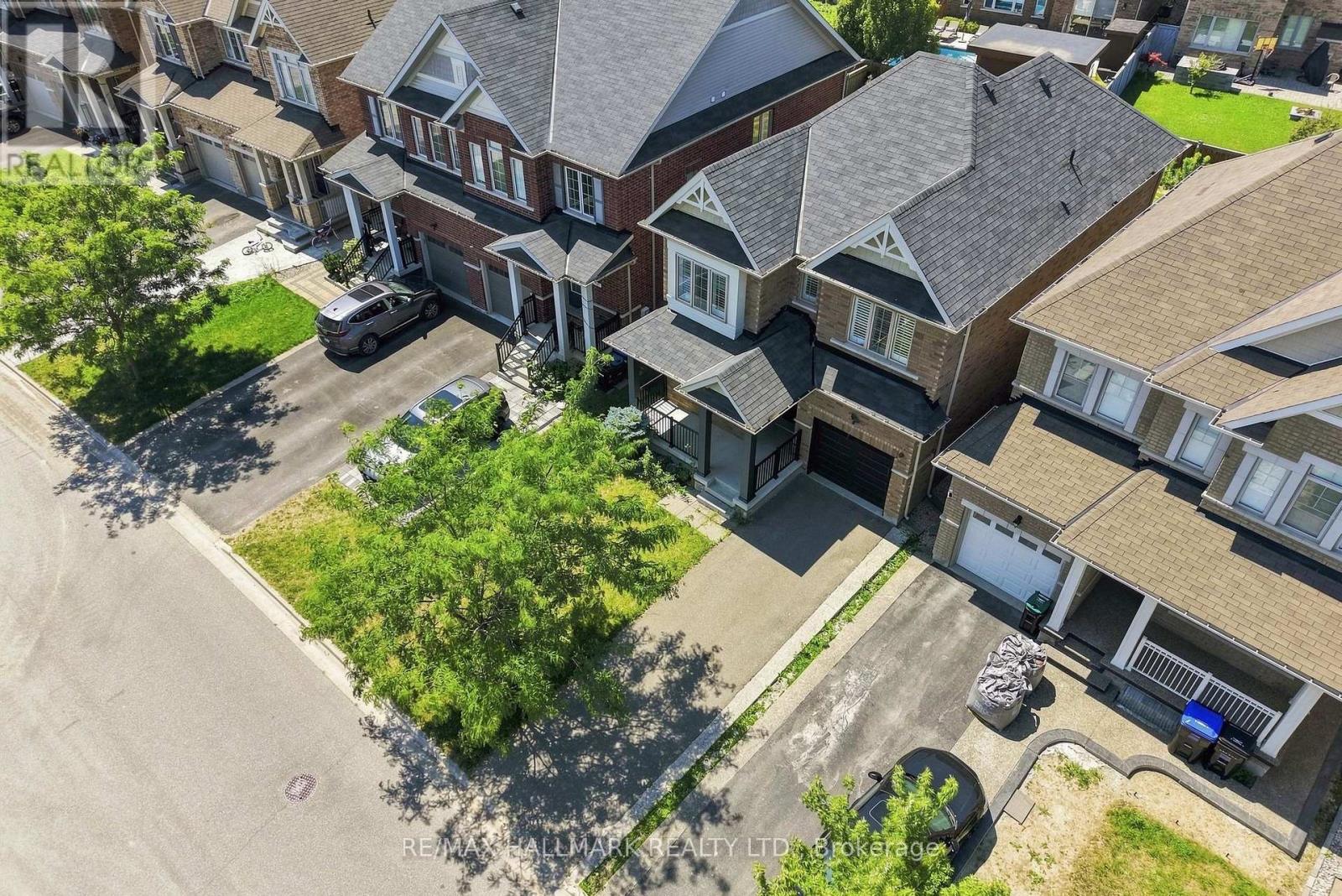 82 Martin Trail, New Tecumseth (Tottenham), Ontario  L0G 1W0 - Photo 3 - N13645066