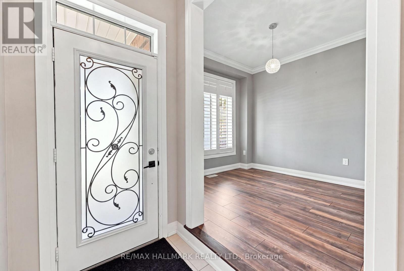 82 Martin Trail, New Tecumseth (Tottenham), Ontario  L0G 1W0 - Photo 5 - N13645066
