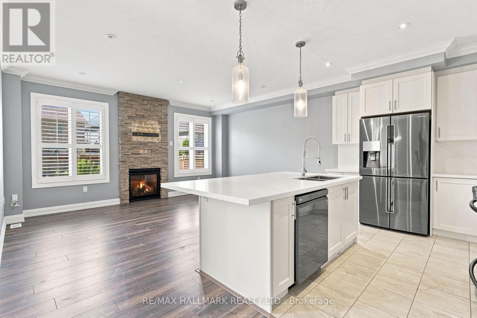 82 Martin Trail, New Tecumseth (Tottenham), Ontario  L0G 1W0 - Photo 9 - N13645066