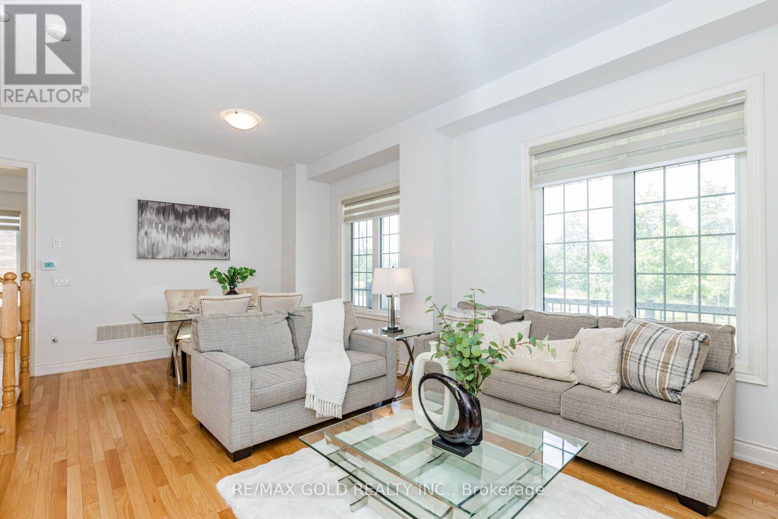 53 Betty May Crescent, East Gwillimbury, Ontario  L9N 1S2 - Photo 11 - N13645146