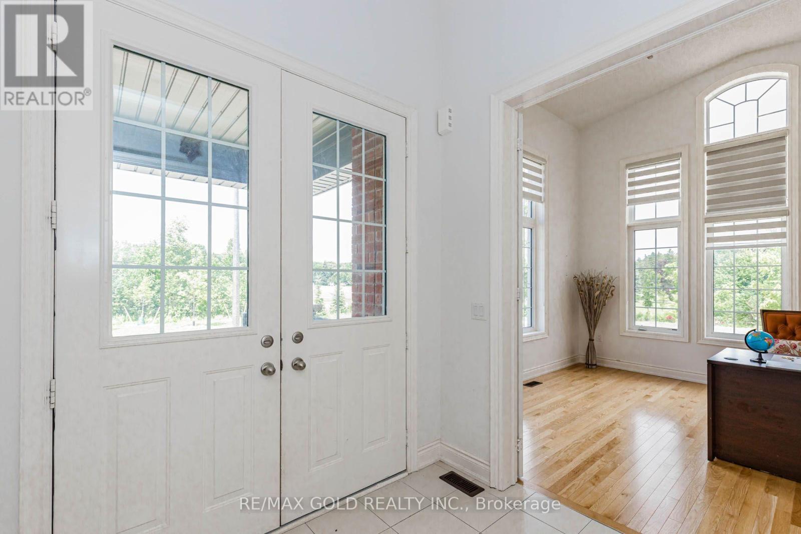53 Betty May Crescent, East Gwillimbury, Ontario  L9N 1S2 - Photo 6 - N13645146