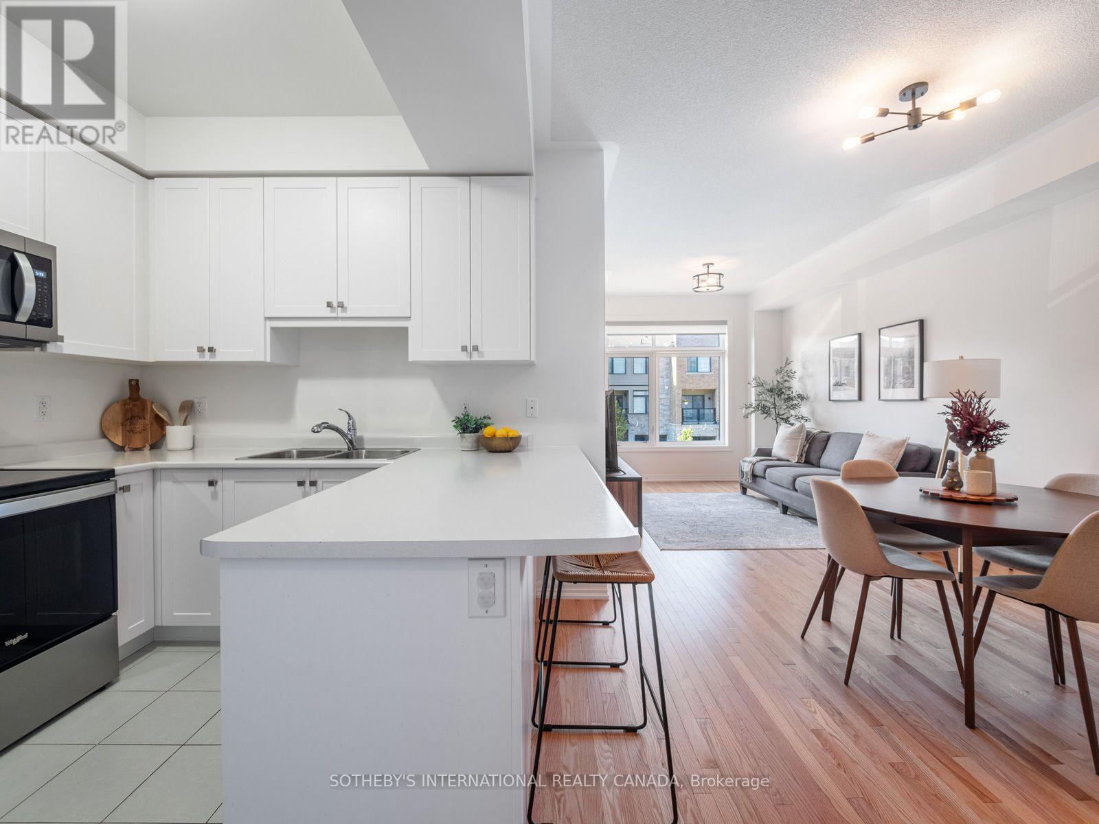 209 Vivant Street, Newmarket, Ontario  L3X 0K7 - Photo 7 - N13645184