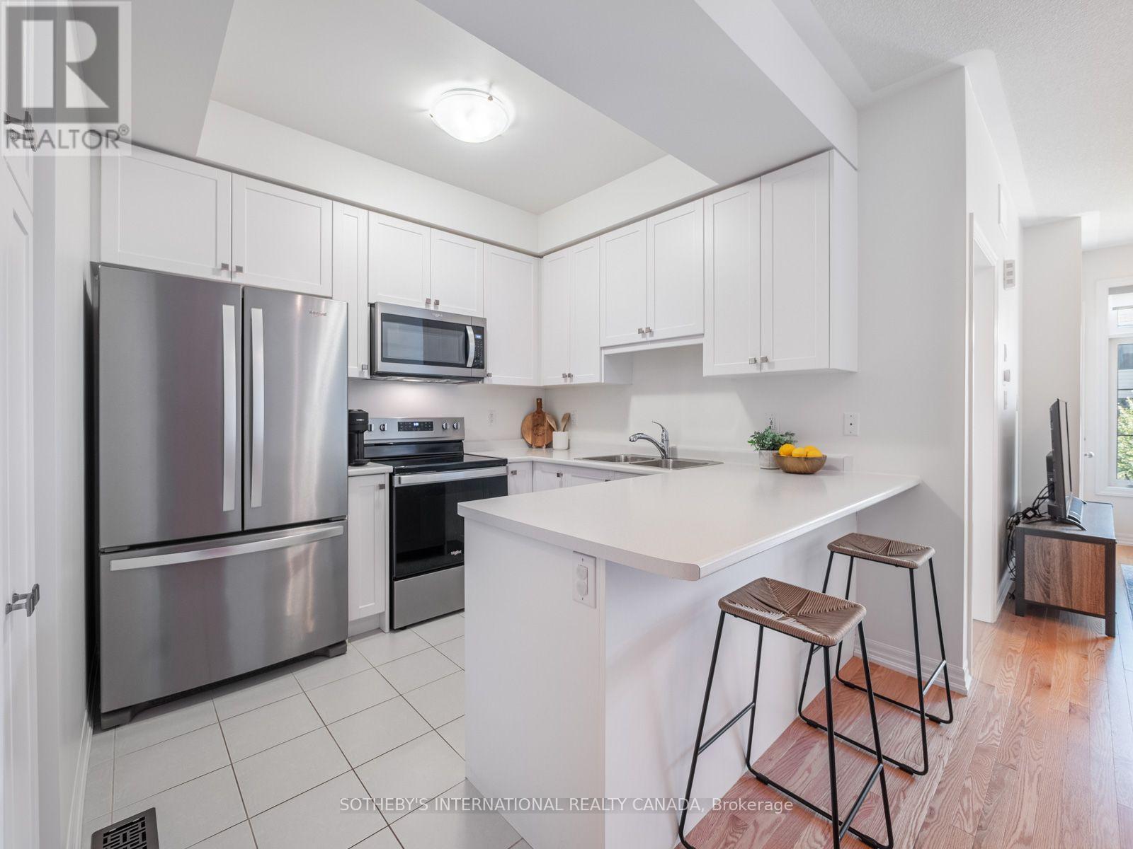 209 Vivant Street, Newmarket, Ontario  L3X 0K7 - Photo 8 - N13645184