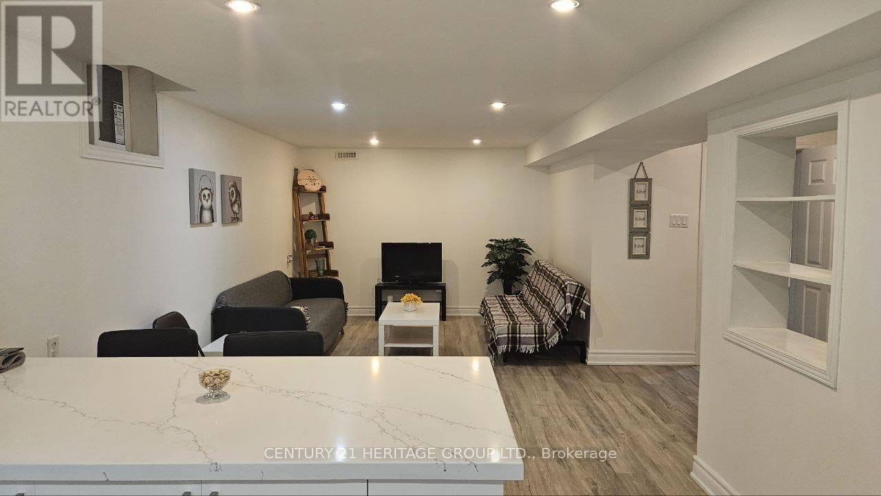 73 Lagani Avenue, Richmond Hill, Ontario  L4B 3C6 - Photo 3 - N13645224