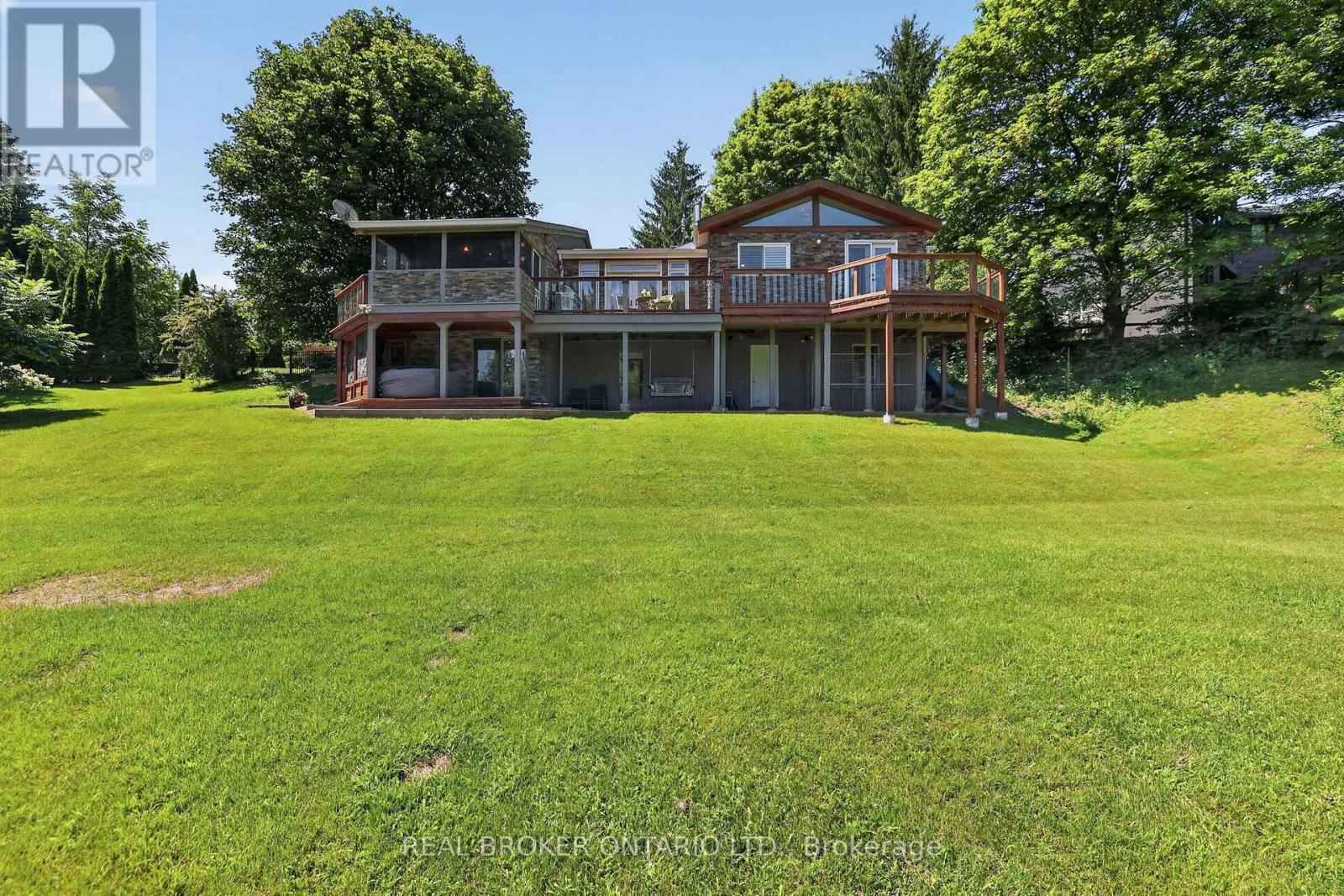 20417 CENTRE STREET, East Gwillimbury, Ontario
